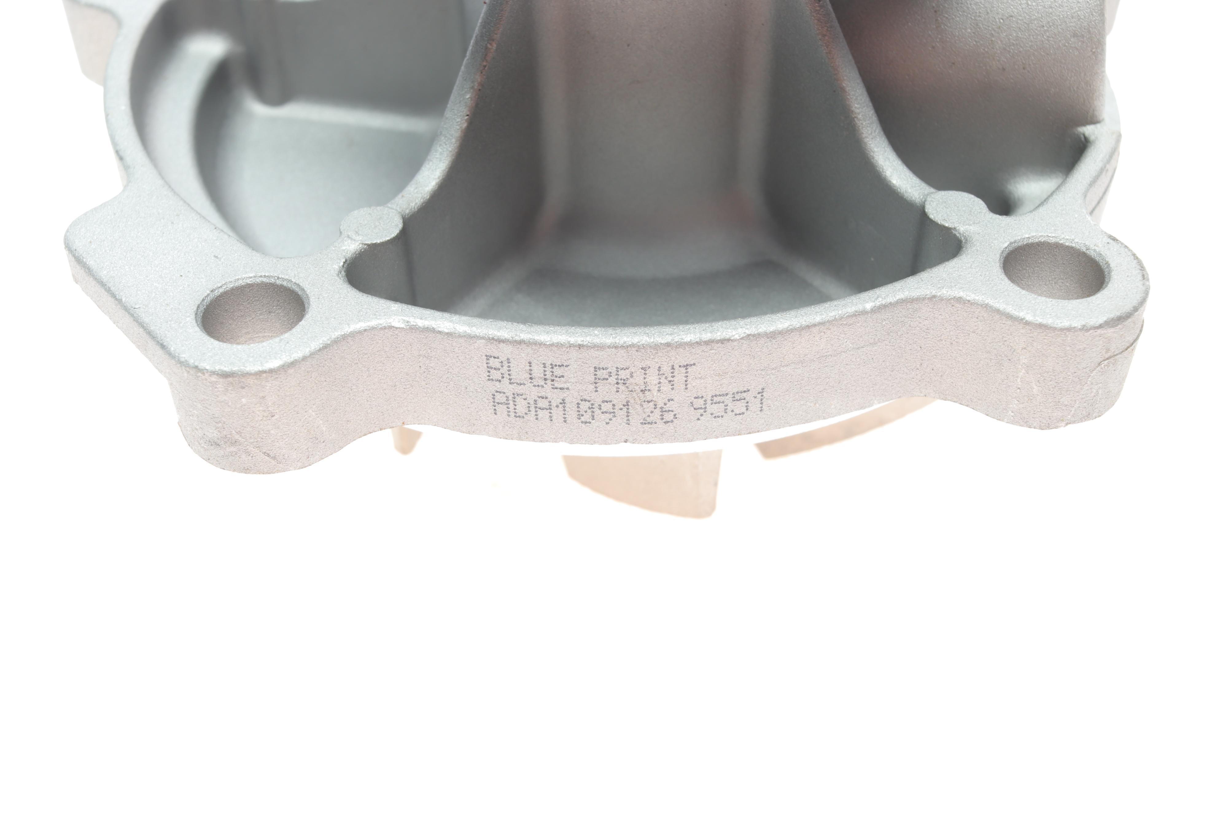 Помпа води Chrysler Voyager IV/ Grand Voyager 2.5-2.8 CRD 00-08