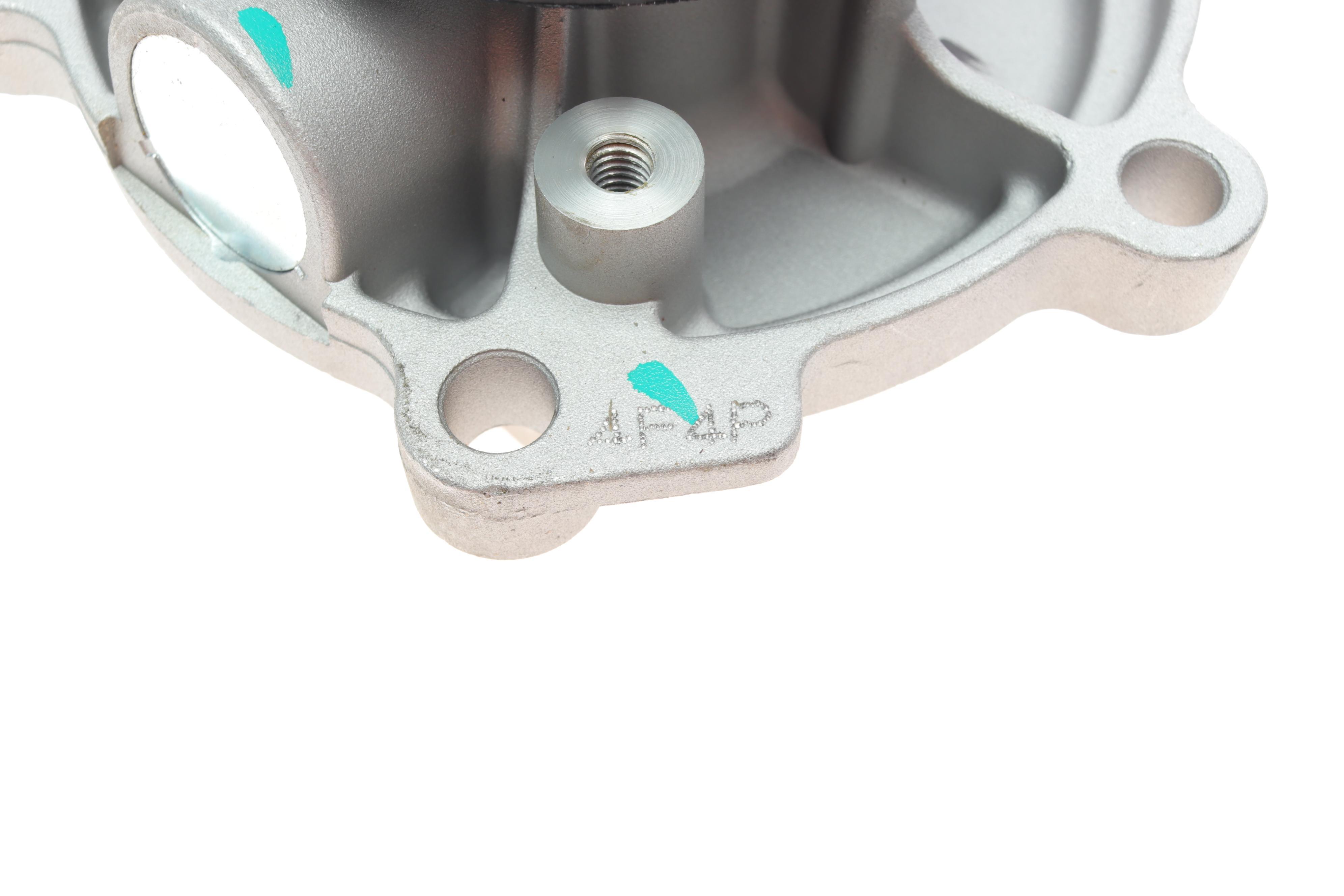 Помпа води Chrysler Voyager IV/ Grand Voyager 2.5-2.8 CRD 00-08