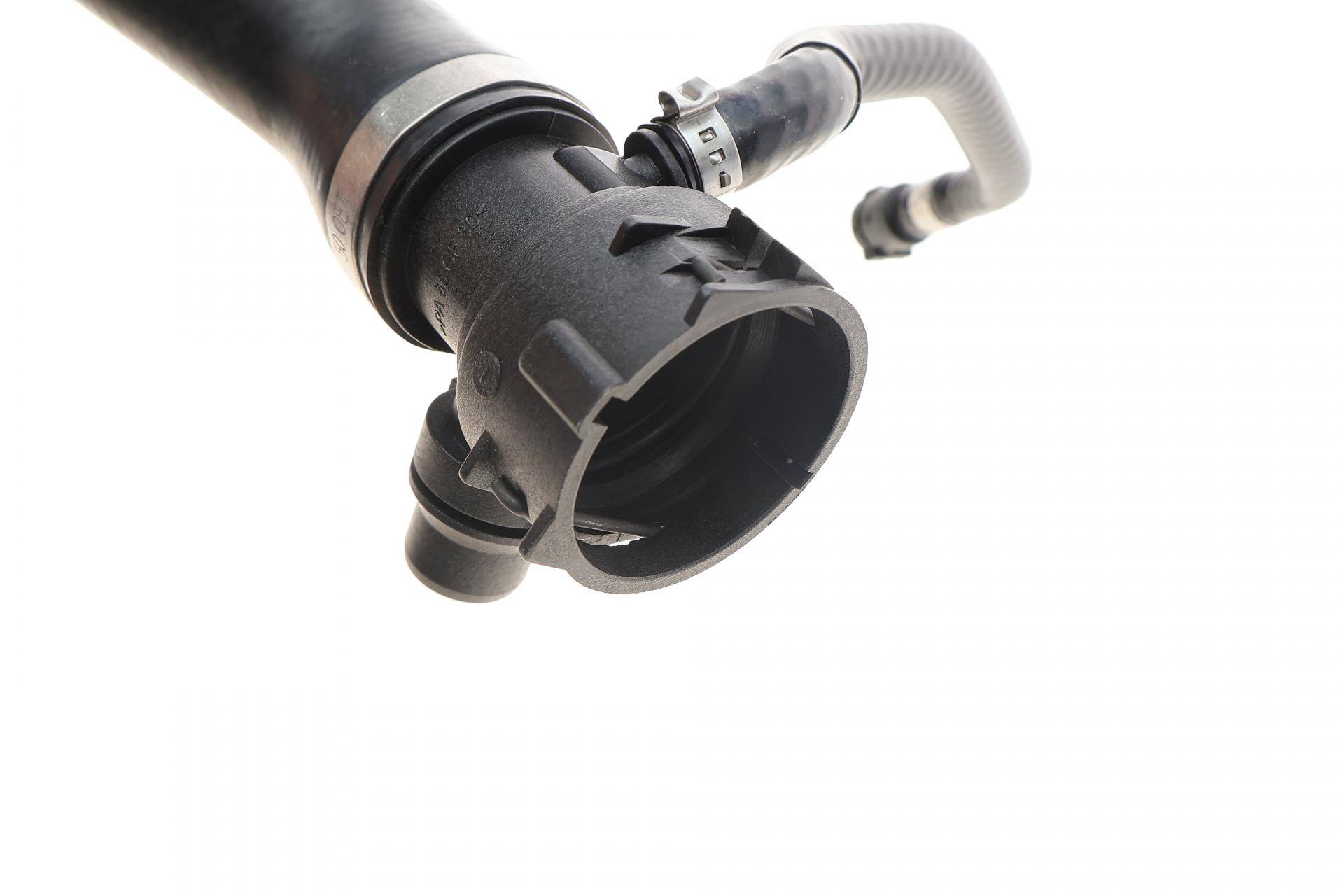 Патрубок системи охолодження BMW 5 (F10/F11/F07) 2.0D 10-17