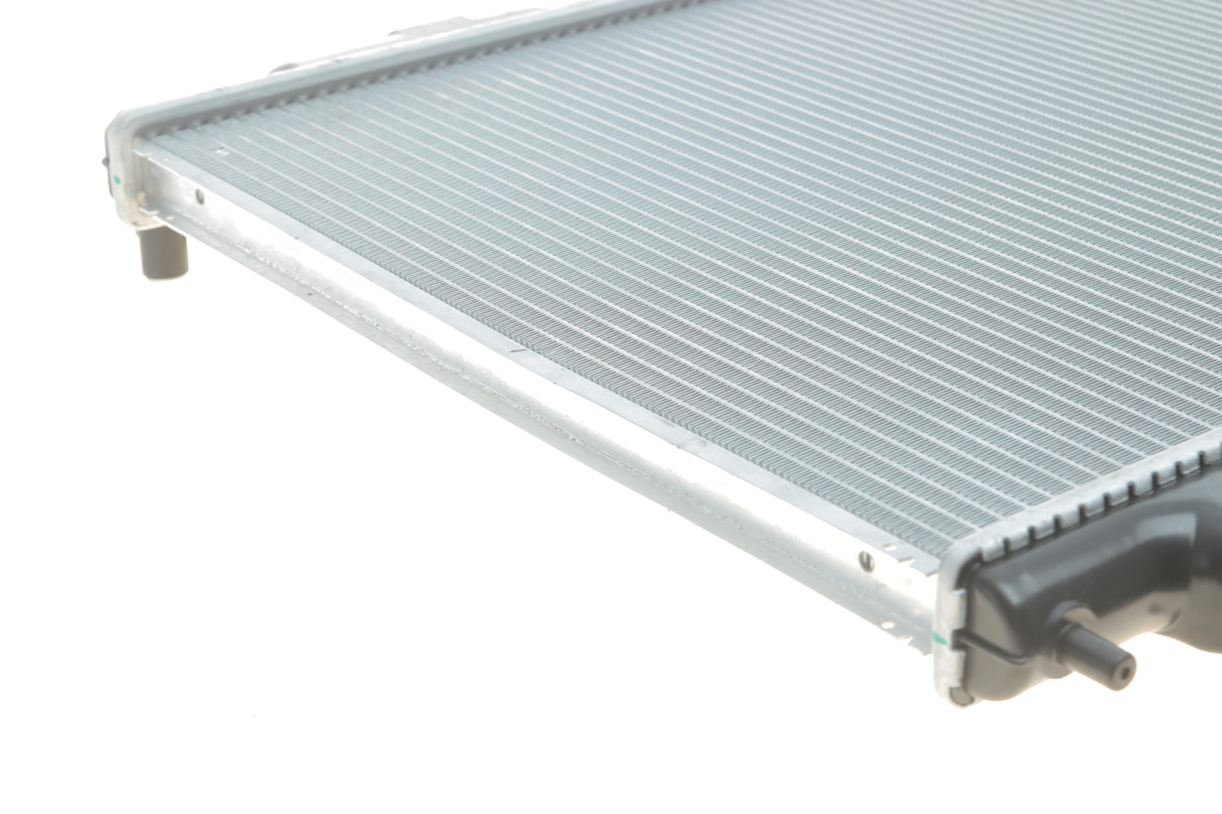 Радіатор охолодження Nissan X-Trail 2.2 dCi 01-13