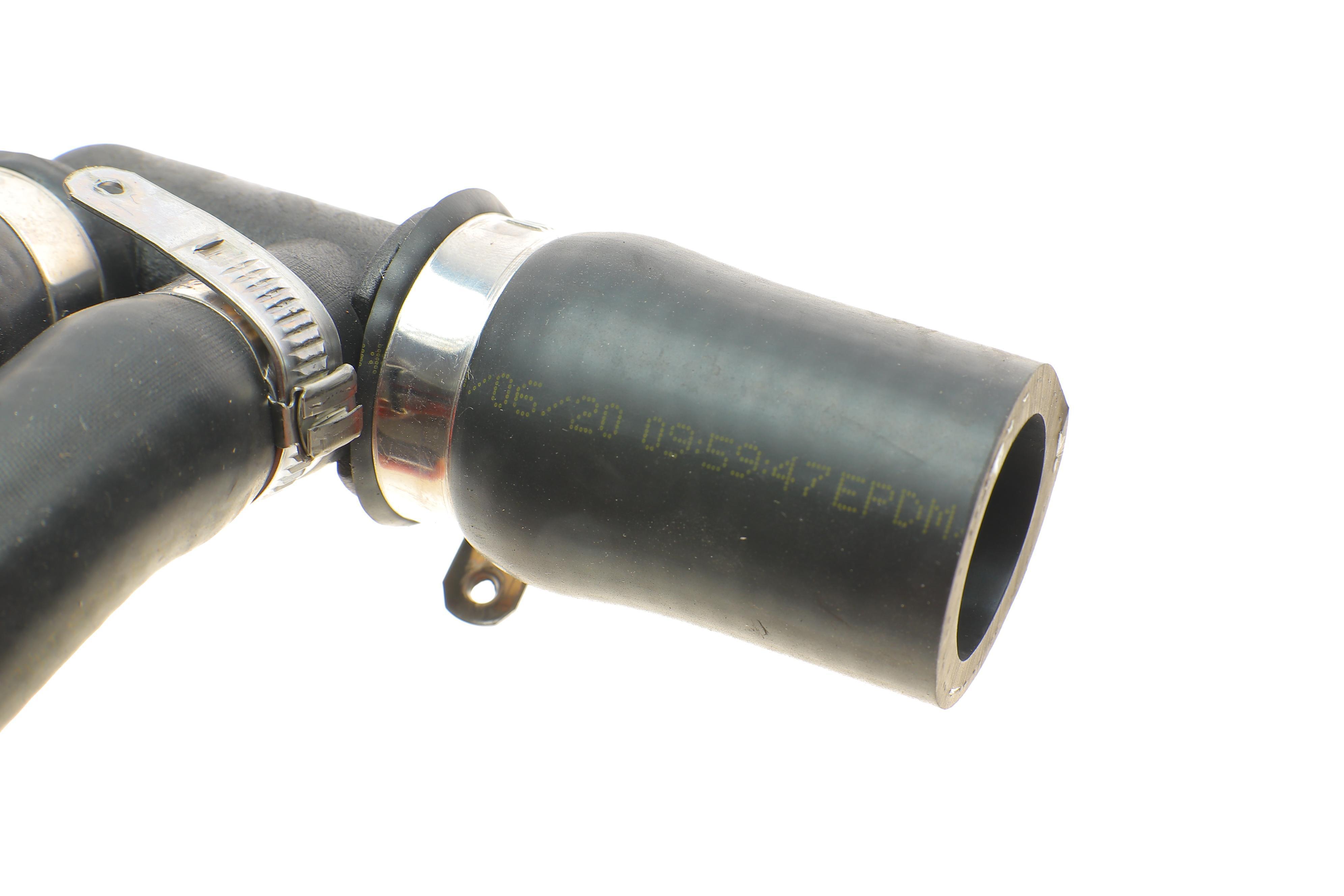 Патрубок системи охолодження Renault Laguna 07-15