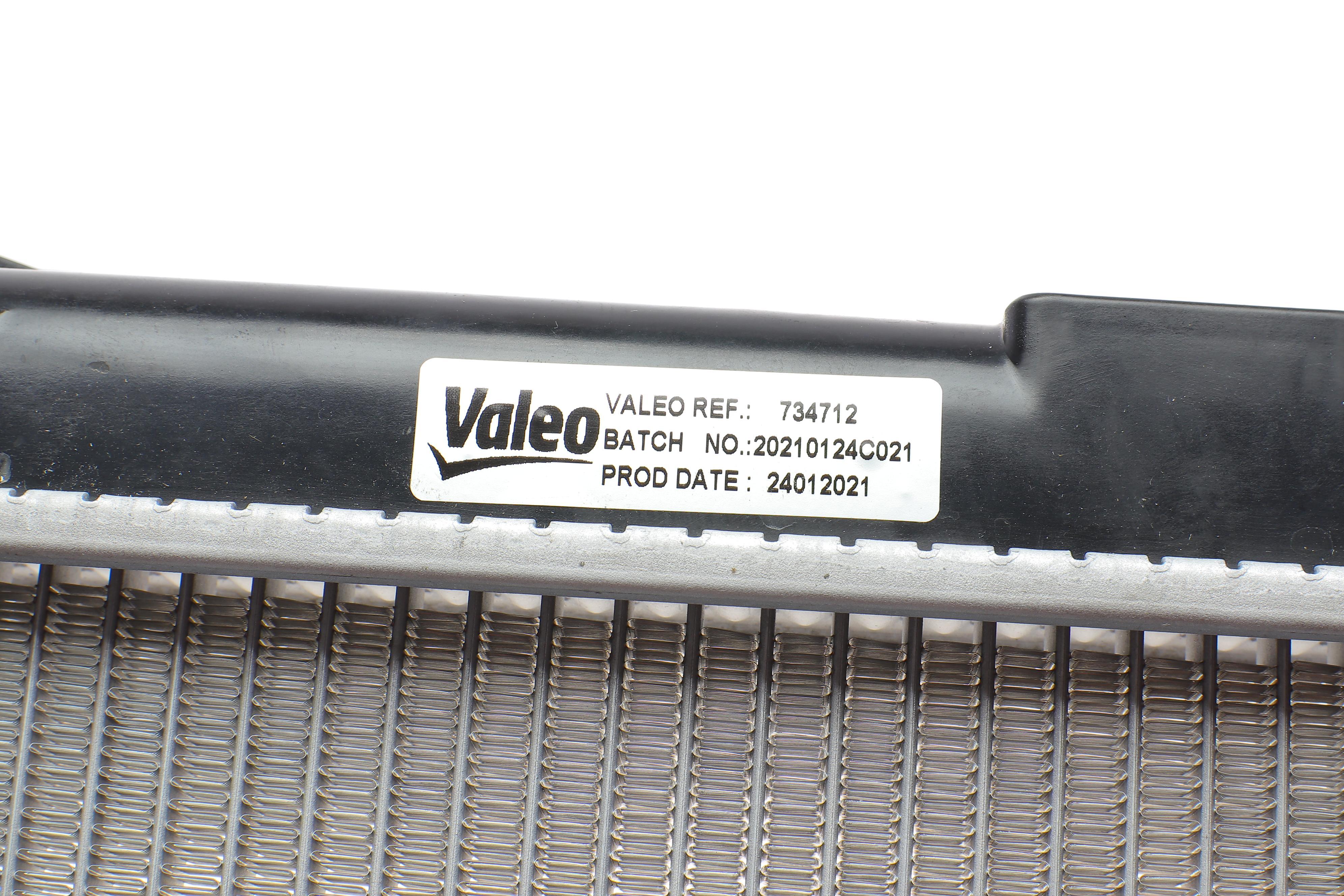 Радіатор охолодження Toyota Camry 2.0/2.4 03-08