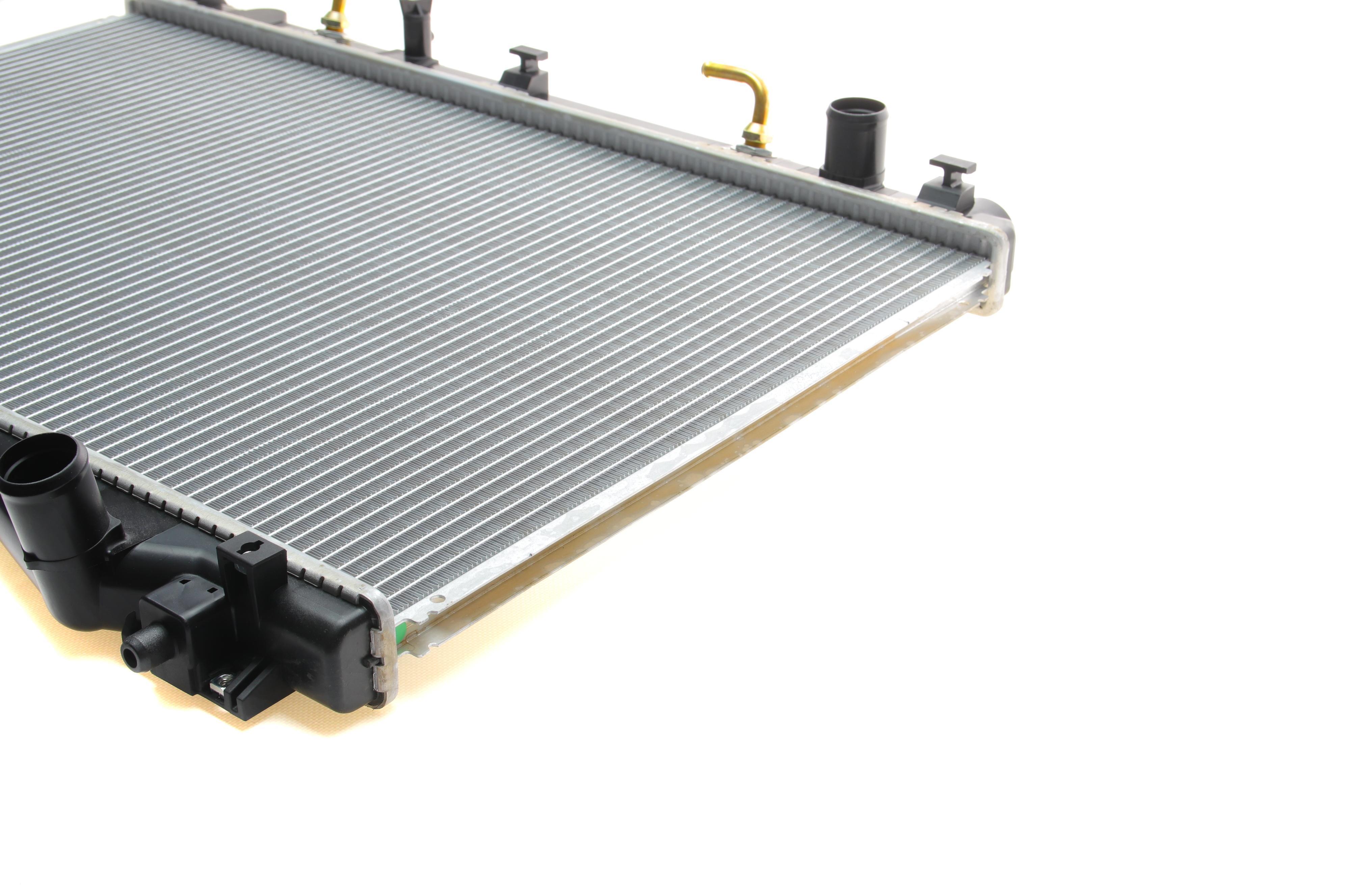 Радіатор охолодження Suzuki Grand Vitara II 05-