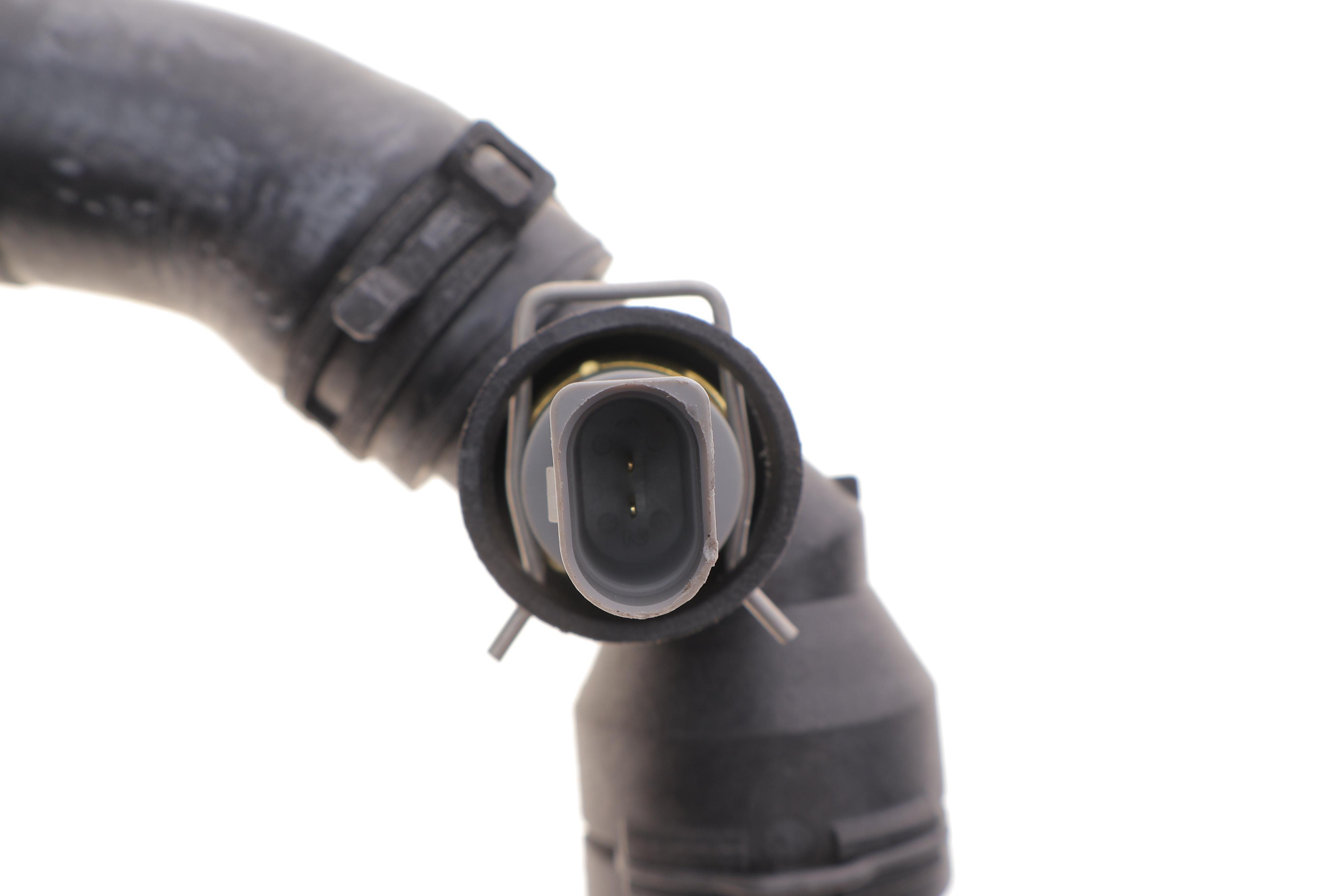 Патрубок радіатора VW Passat 1.8/2.0 TSI 10-14