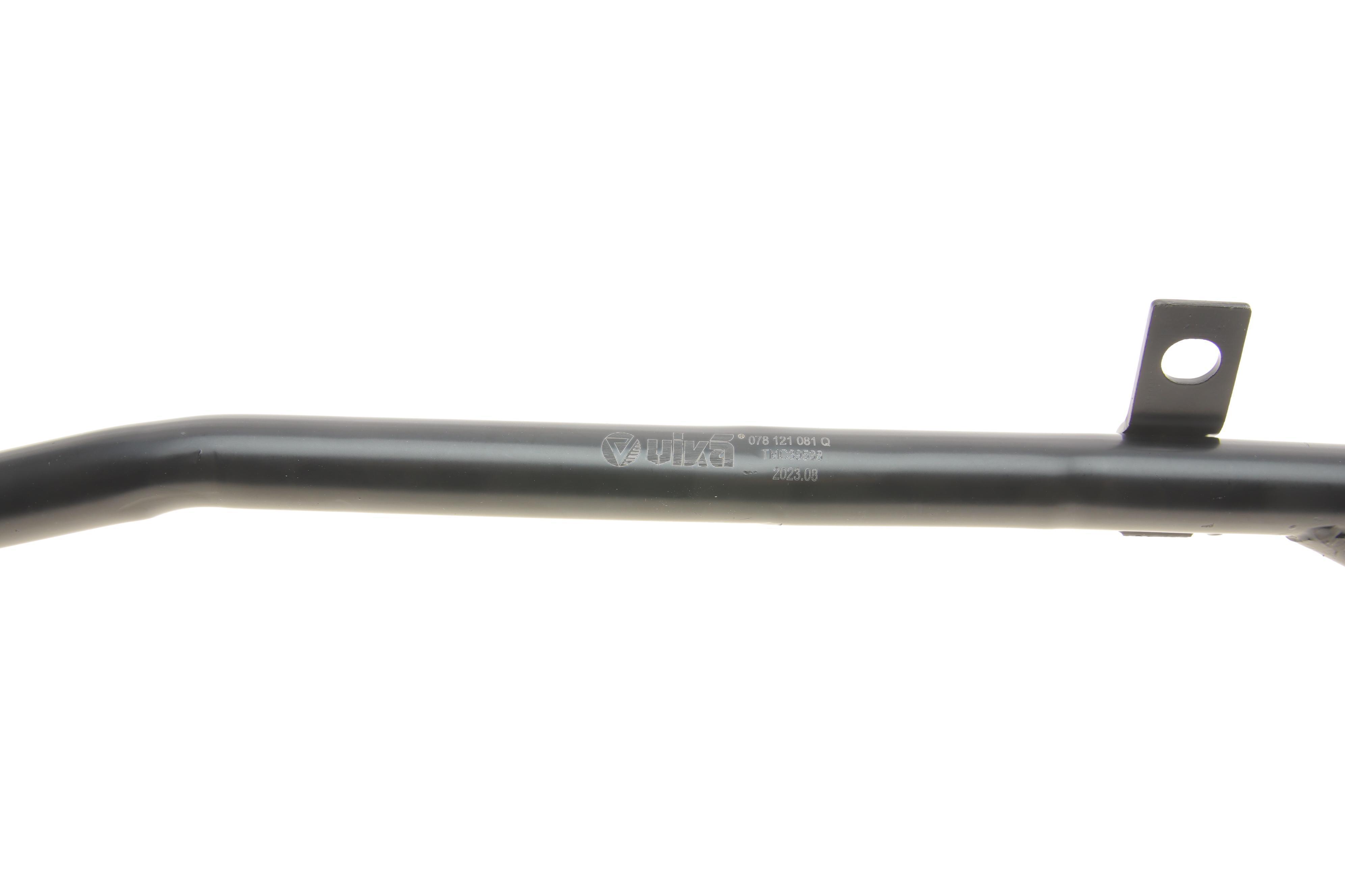 Патрубок системи охолодження Audi A4/A6/Skoda Superb/VW Passat 2.4/2.8 97-05