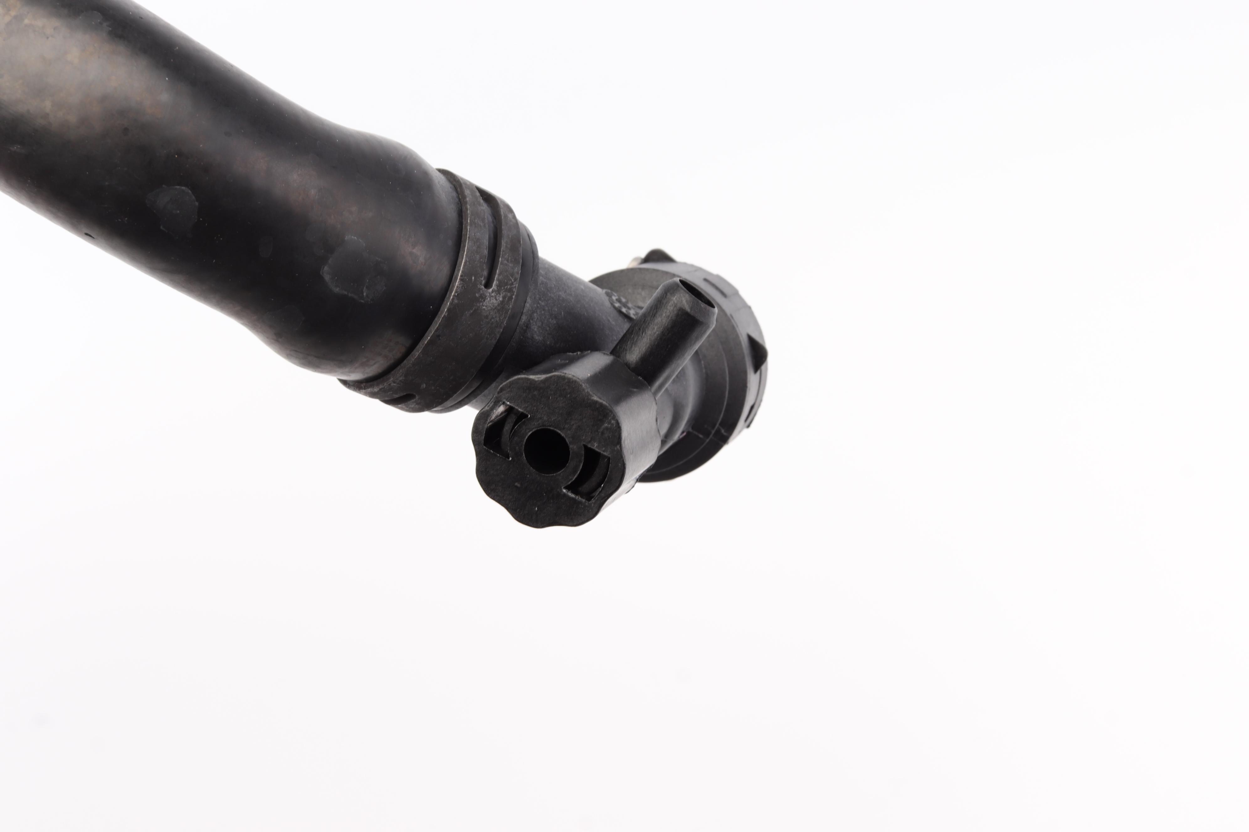 Патрубок радіатора (нижній) VW Golf IV/Audi A6 1.9TDI 94-06