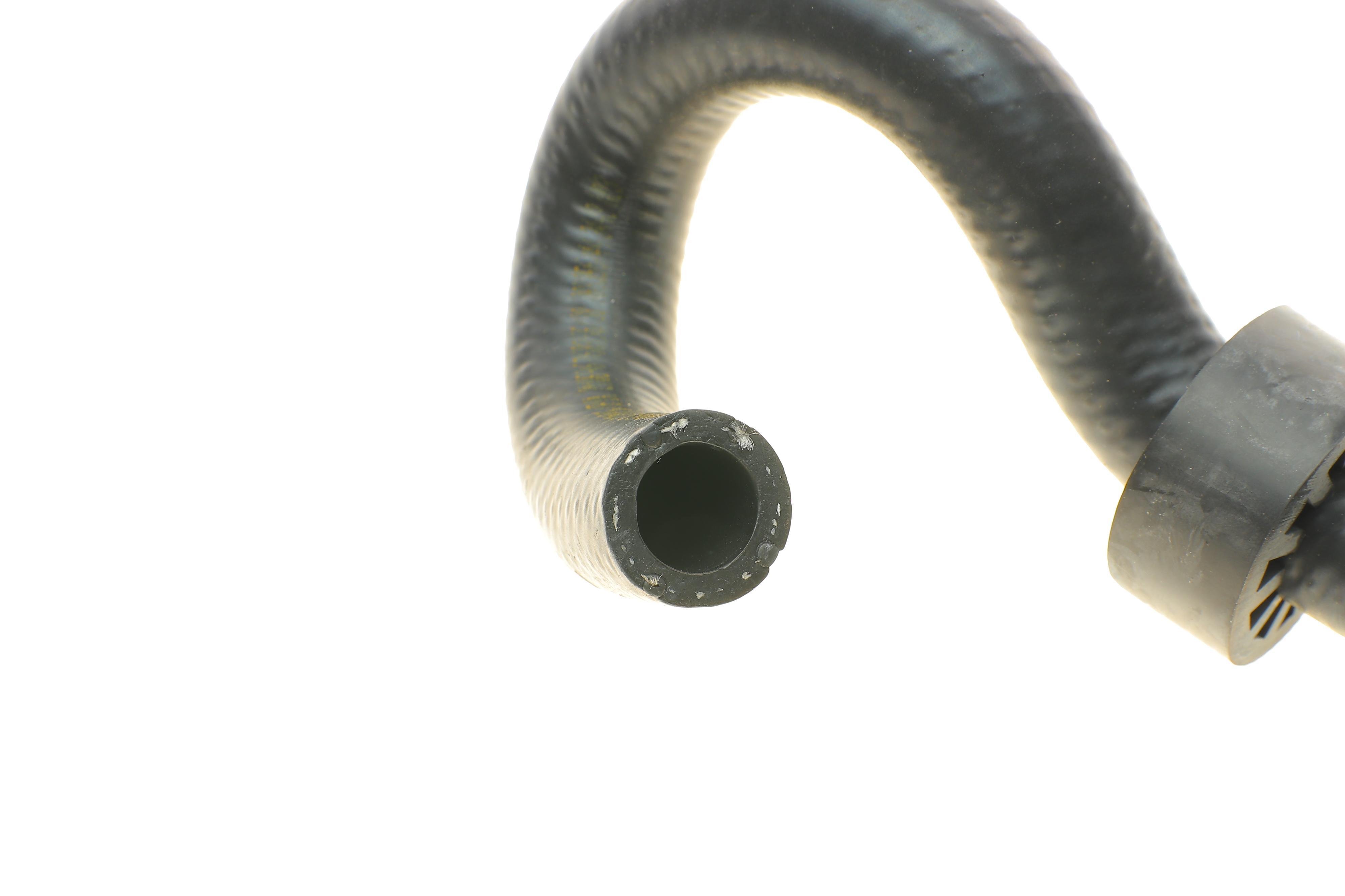 Патрубок системи охолодження Ford Transit 2.4 TDCi 06-