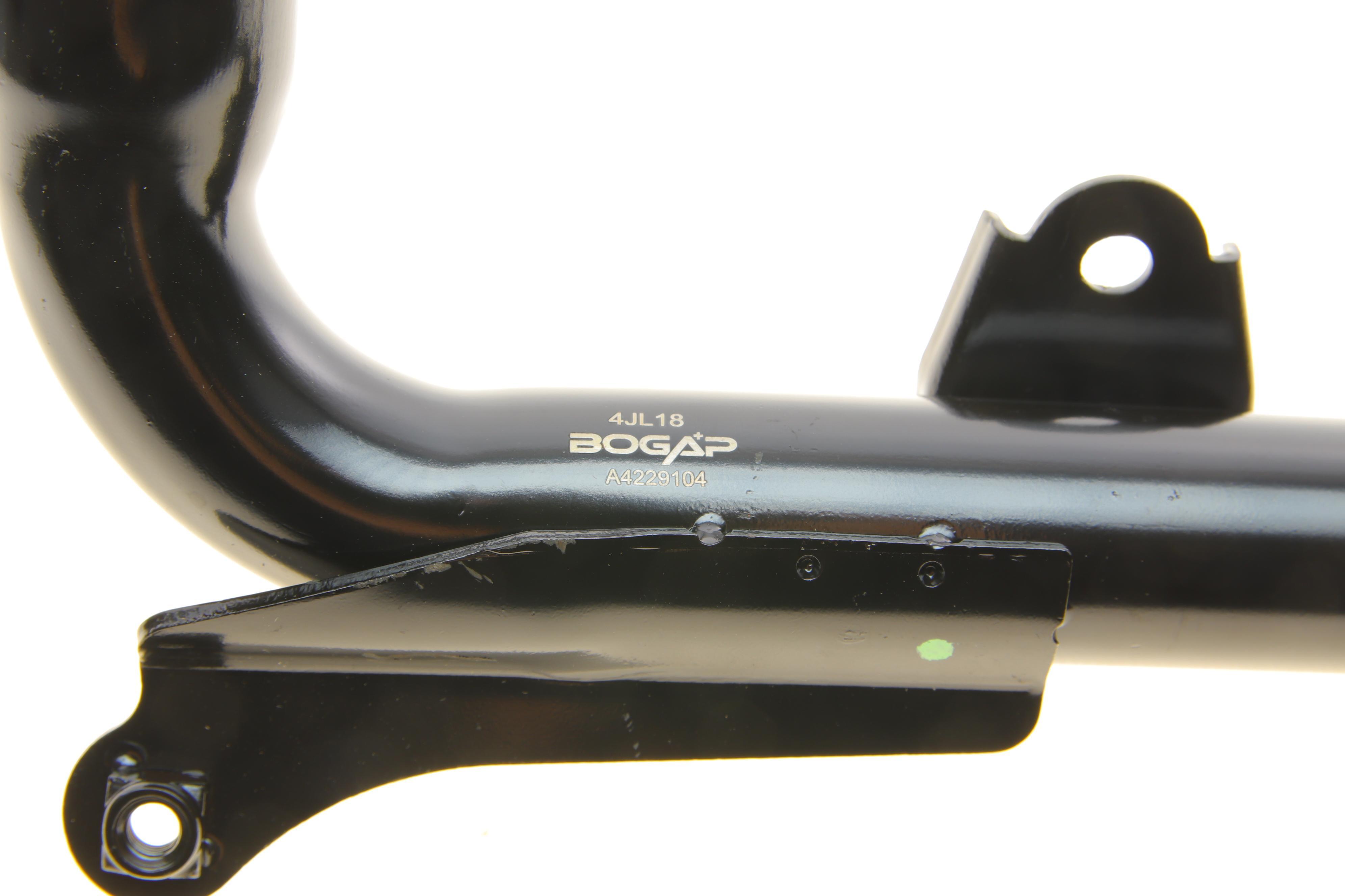 Трубка системи охолодження VW Passat 2.0 00-05