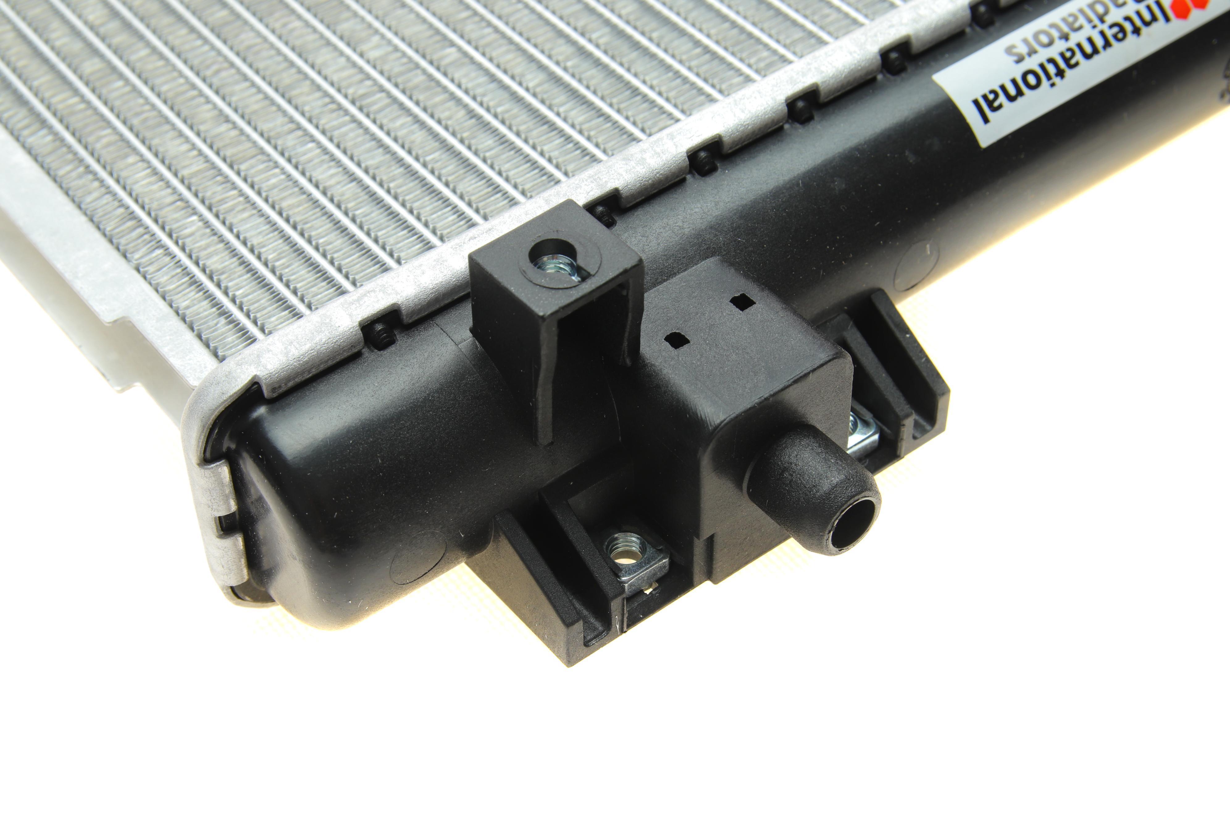 Радіатор охолодження Suzuki Grand Vitara II 05-