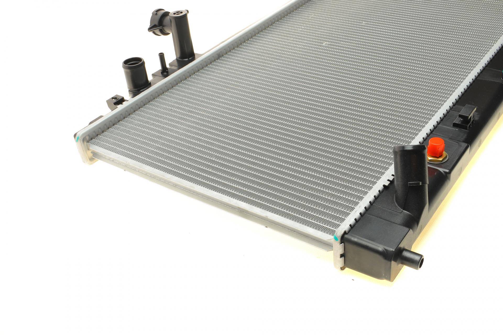 Радіатор охолодження Mazda 2.0 02-07