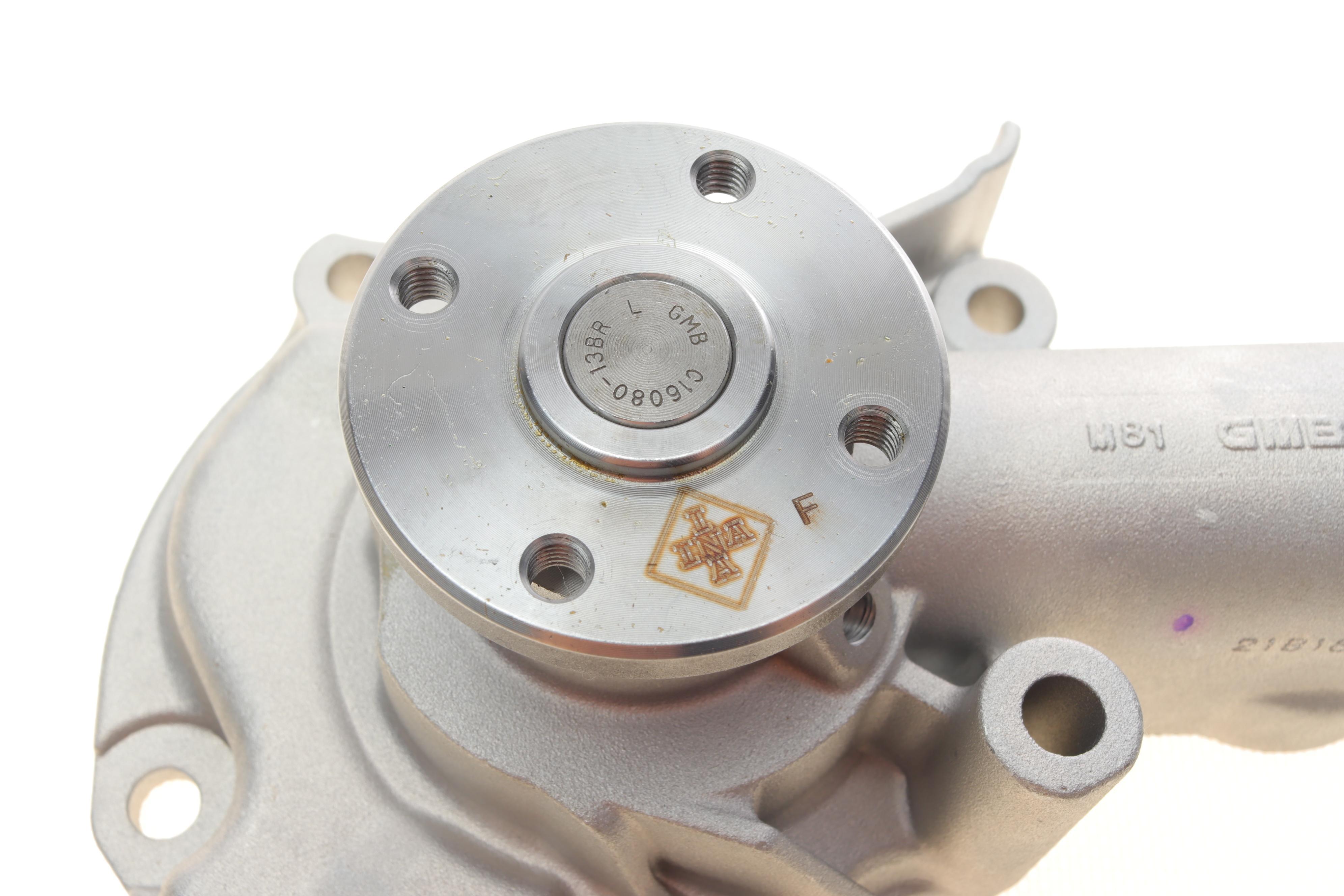 Помпа води Mitsubishi Lancer VI/VII 2.0 98-13/Outlander I 2.0 02-07