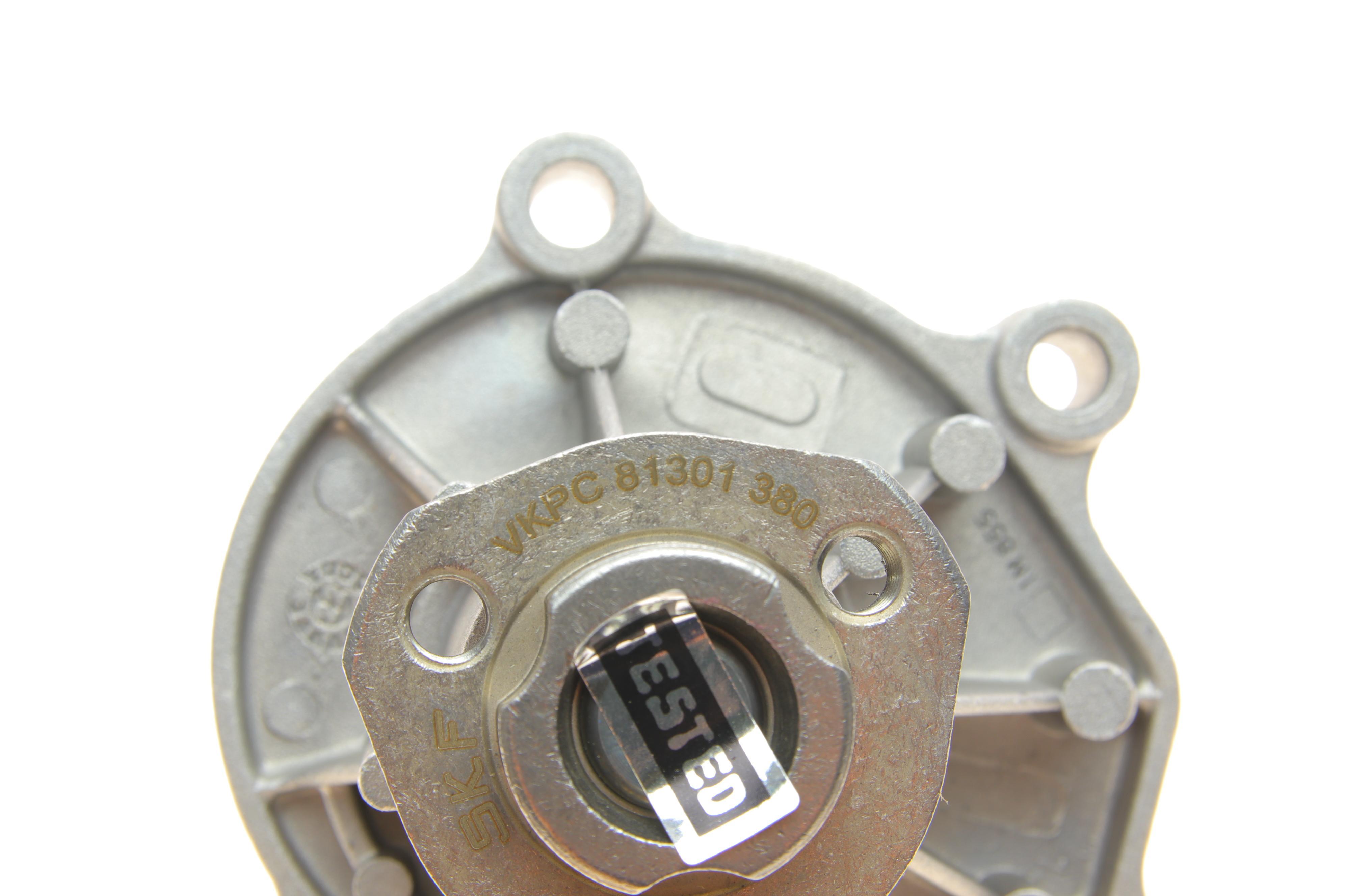 Помпа води Skoda Fabia/Roomster 1.2i 01-15