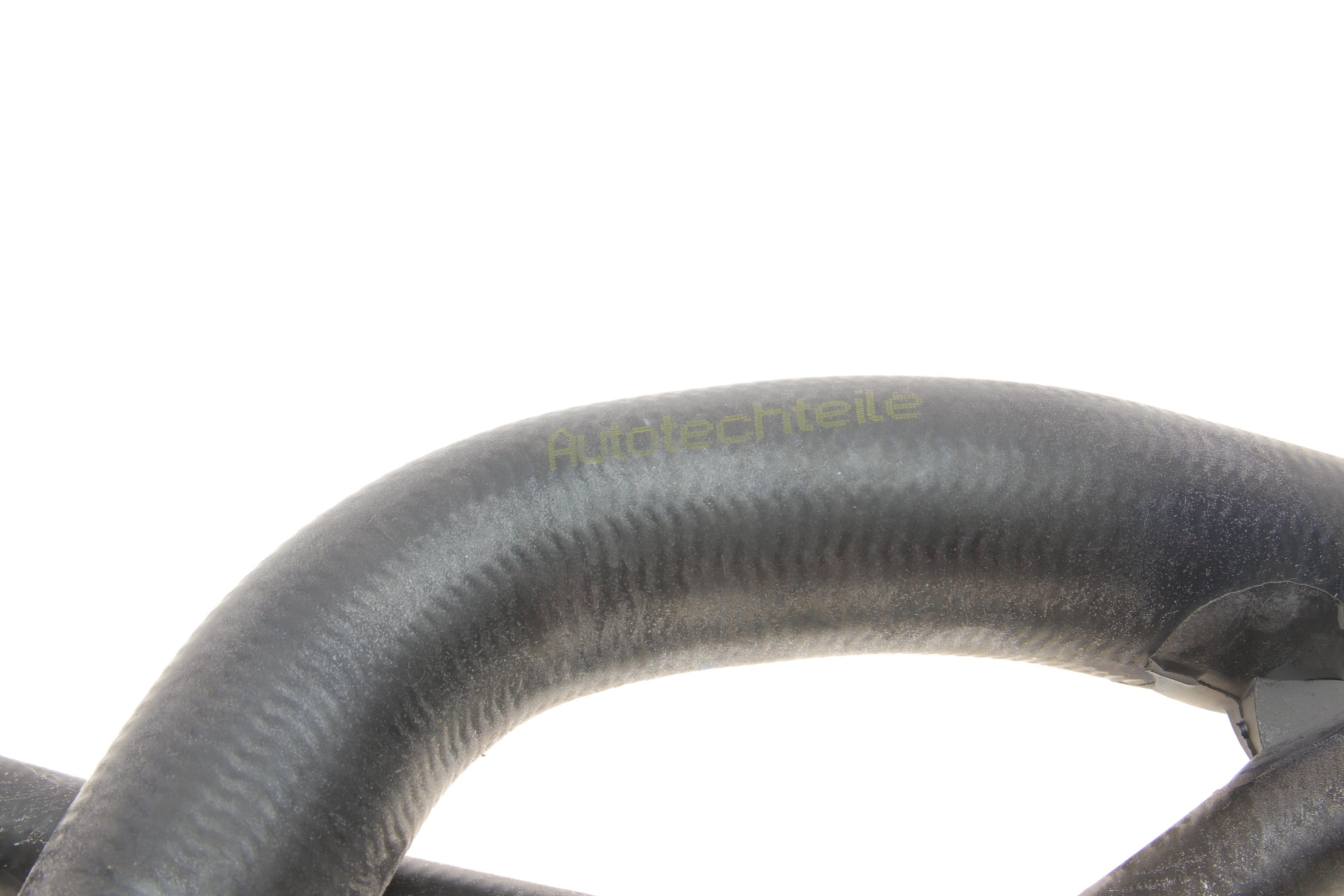 Патрубок радіатора (нижній) MB Sprinter 2.2/3.0CDI 06- (R)