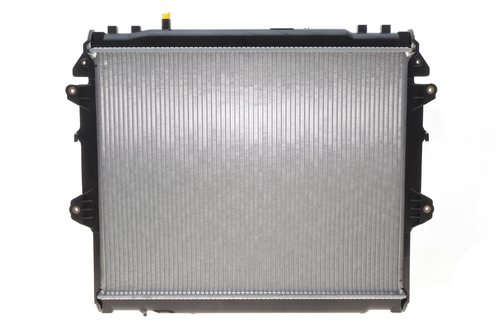 Радіатор охолодження Toyota Hilux 2.5-3.0 D-4D 05-15 (МКПП)