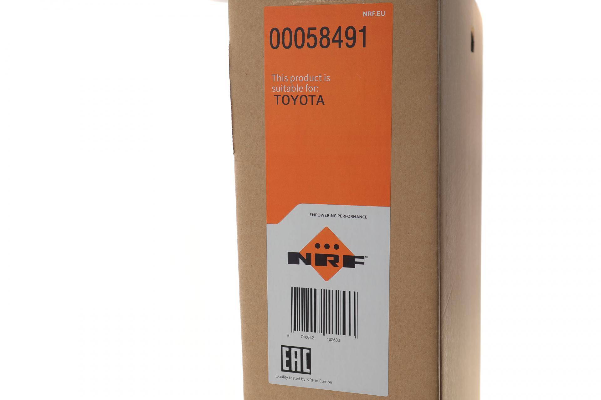 Радіатор охолодження Toyota Hilux 2.5-3.0 D-4D 05-15 (МКПП)