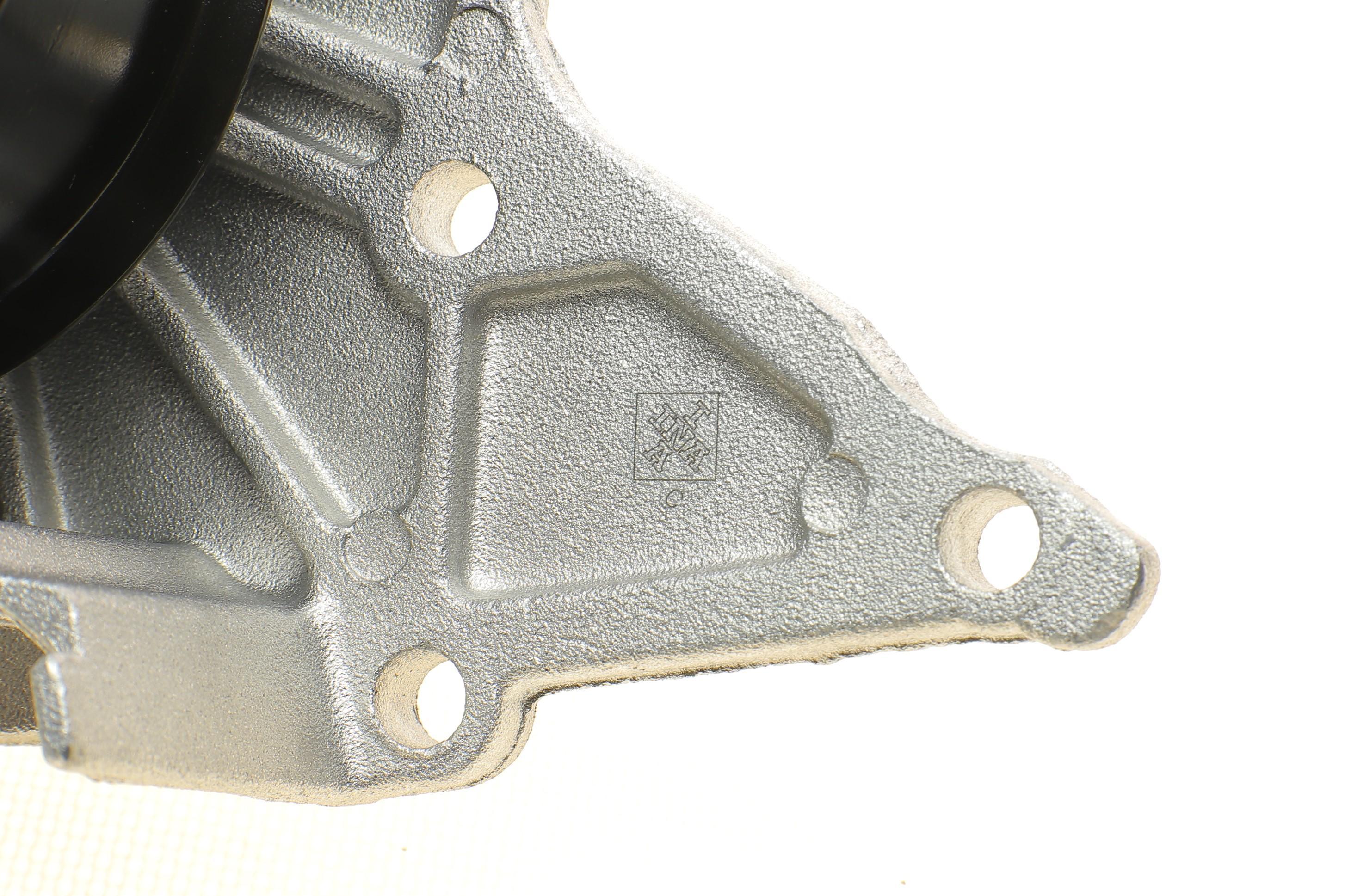 Помпа води Audi A4-A6 2.7T/quattro/S4 quattro 97-05