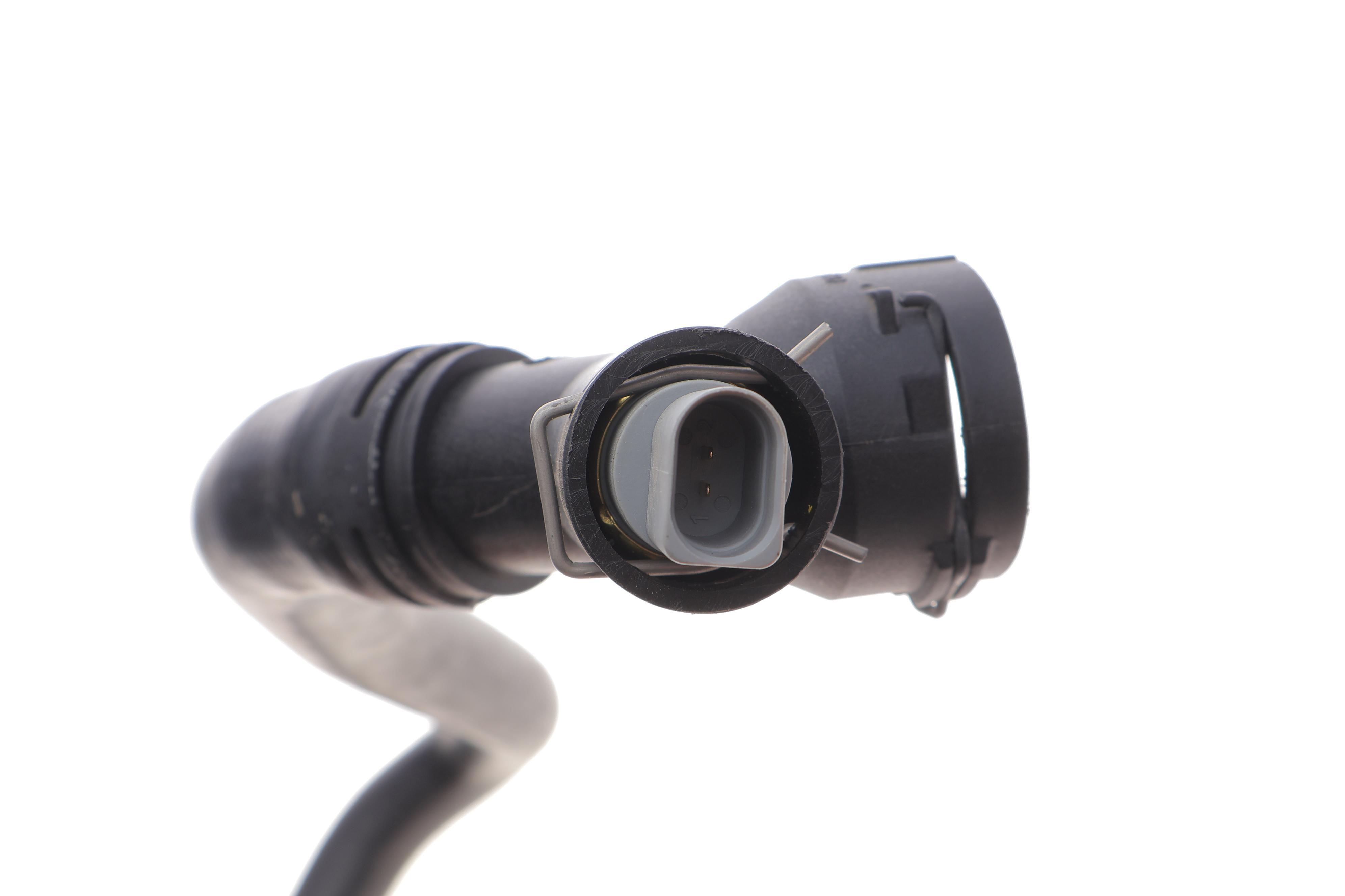 Патрубок радіатора (нижній) Audi A3/Skoda Octavia/VW Caddy/Passat/Touran 1.6/2.0 03-15