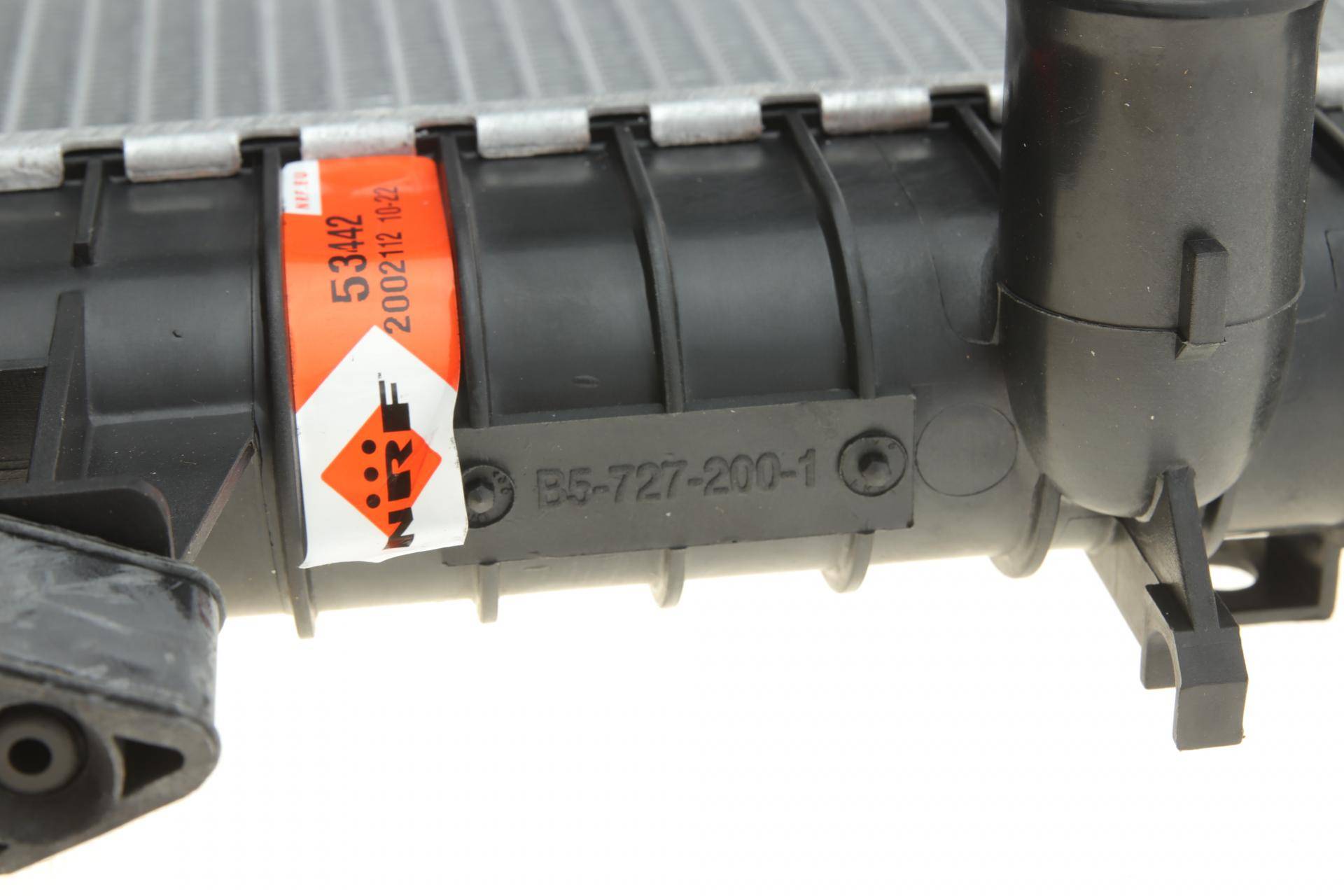 Радіатор охолодження Opel Astra H 1.6/1.8 04-