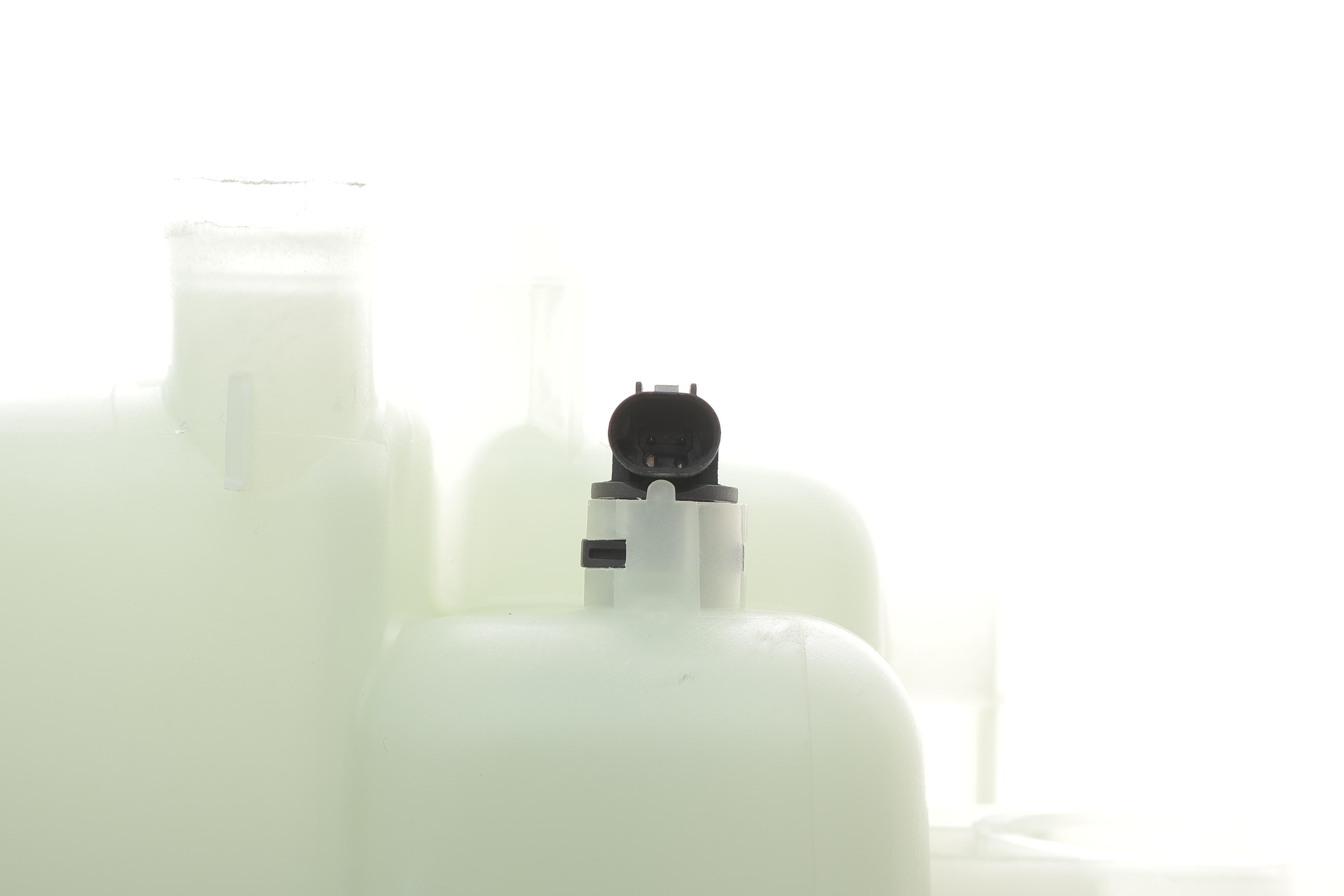 Бачок розширювальний MB S-class (W203/CL203/S203)/CLK (A209) 00-11