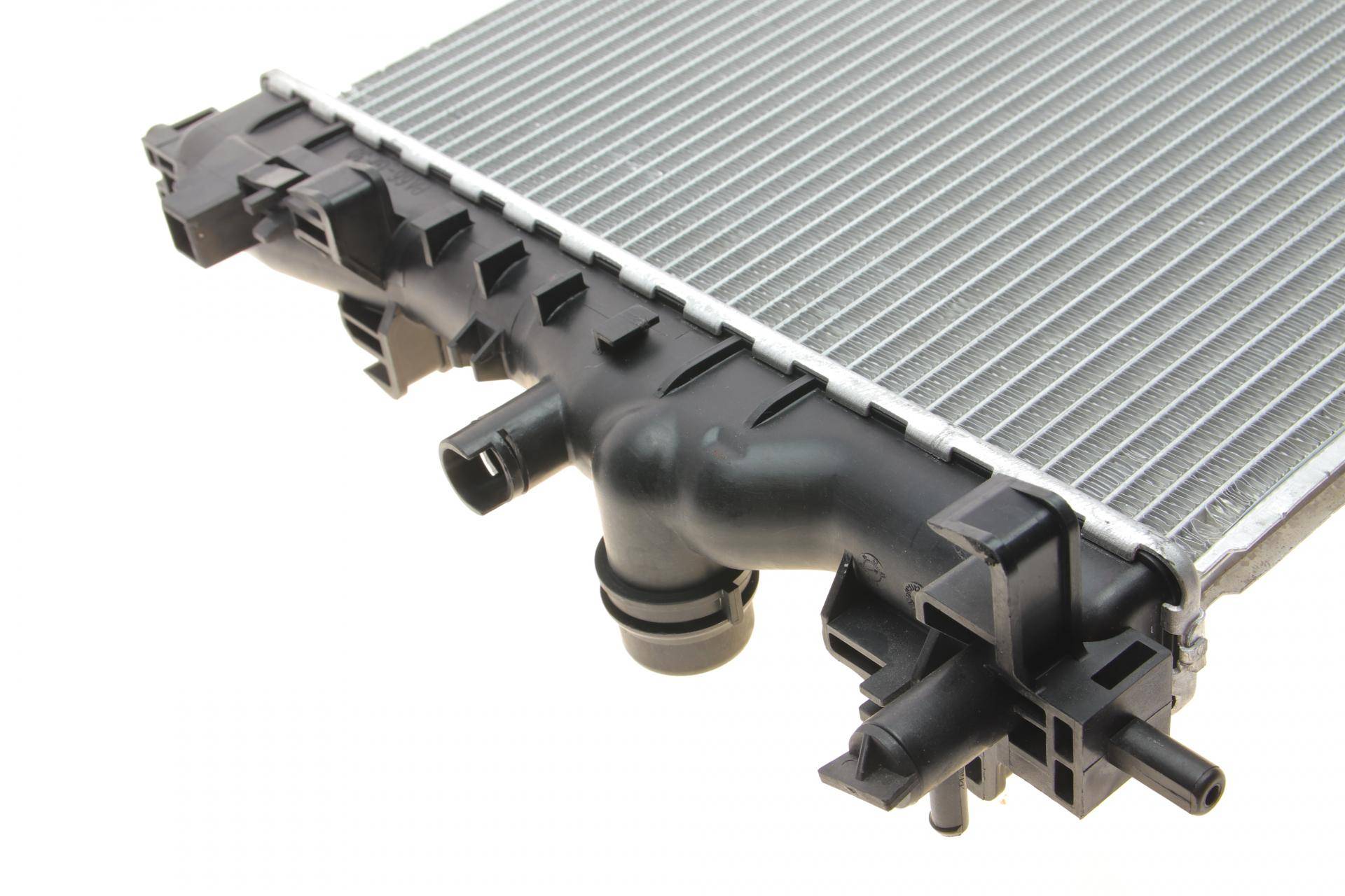 Радіатор охолодження Opel Astra J/Chevrolet Cruze 1.6/1.8 09-