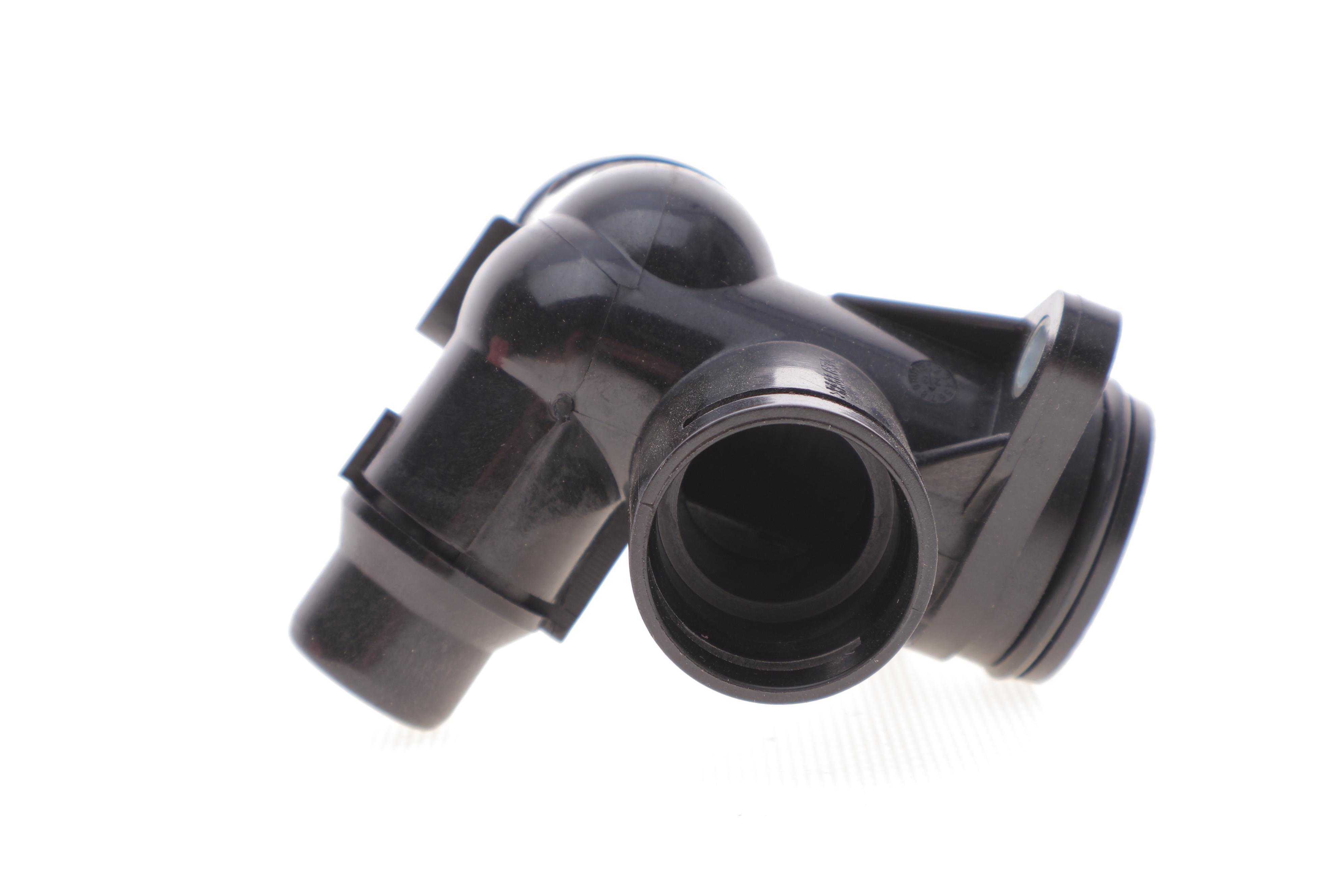 Фланець системи охолодження Audi A4/A6 2.0TFSI 04-11