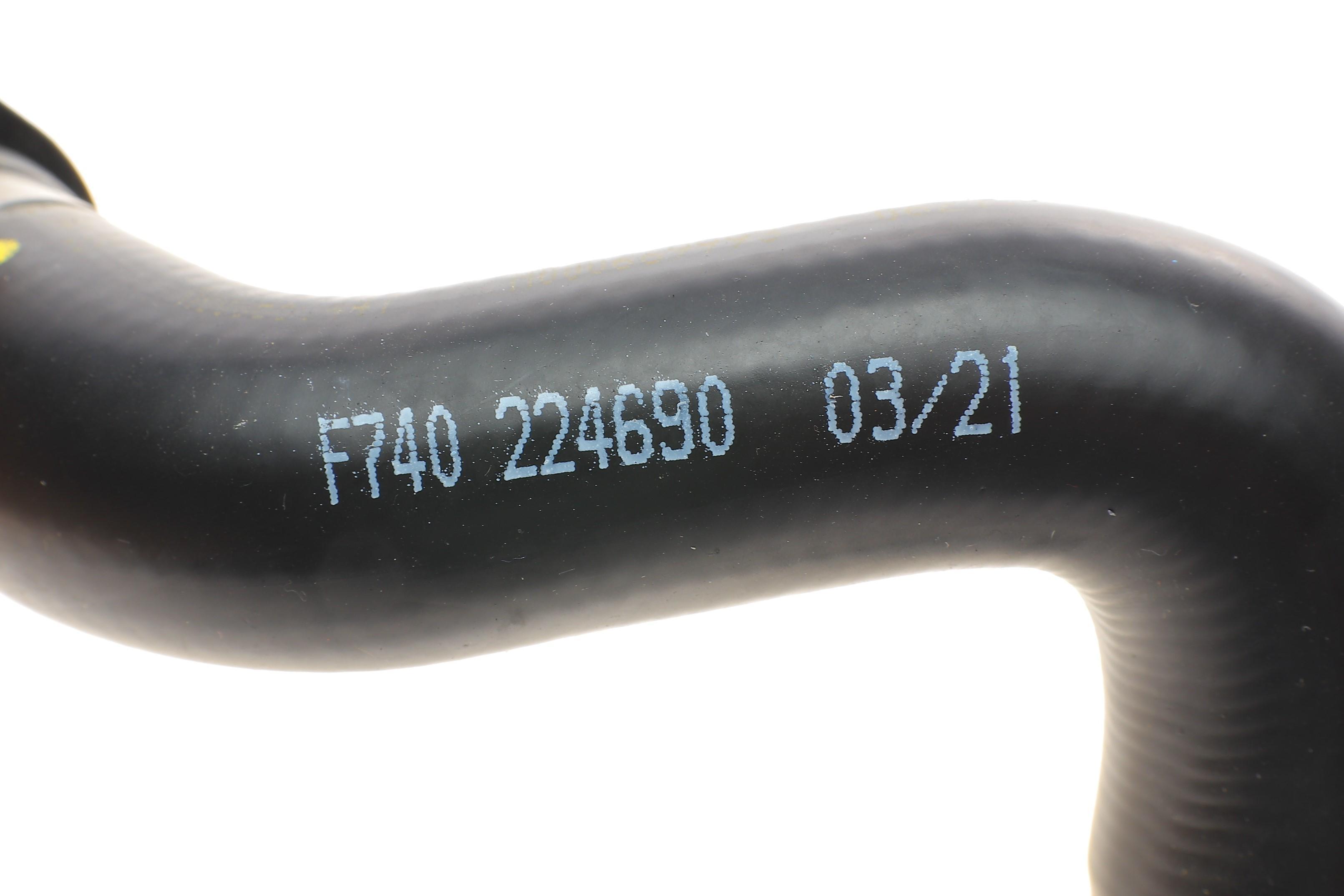 Патрубок системи охолодження BMW 1 (E81/E87/E88)/3 (E46/E90/E91)/X3 (E83) 1.6/1.8/2.0 01-13