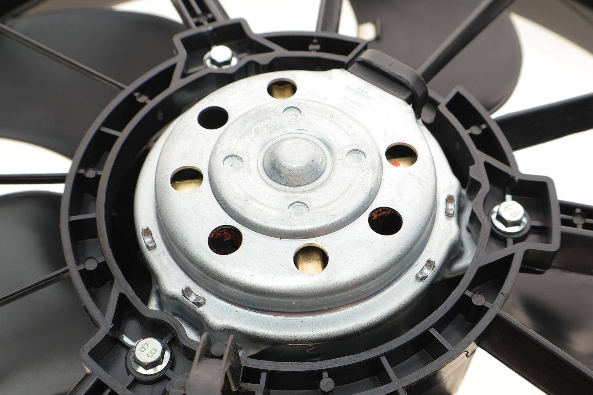 Вентилятор радіатора Renault Kangoo 97- (з дифузором)