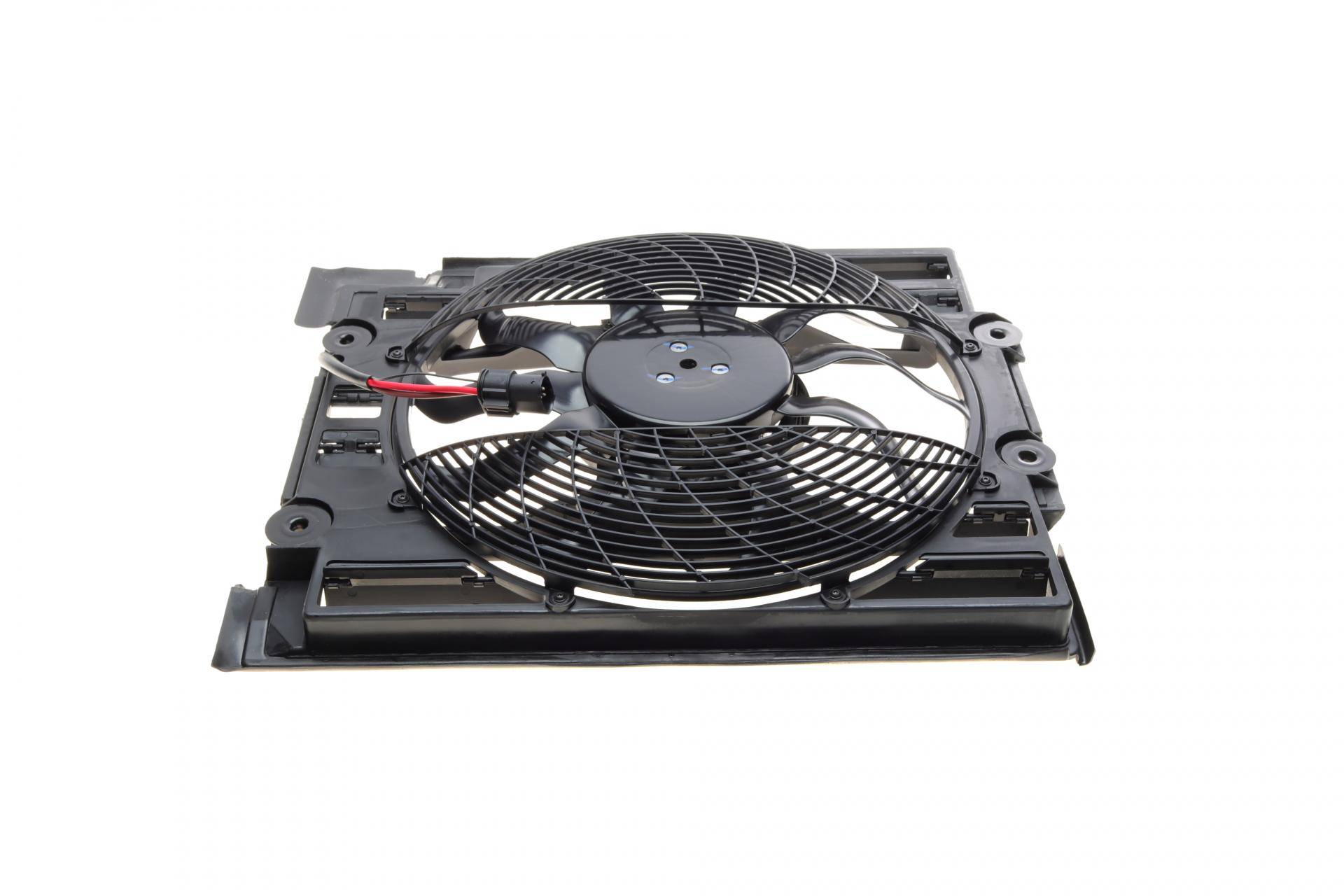 Вентилятор охолодження двигуна BMW 5 (E39) 2.0-4.9 95-04 M51/M52/M54/M62/S62 (з дифузором)