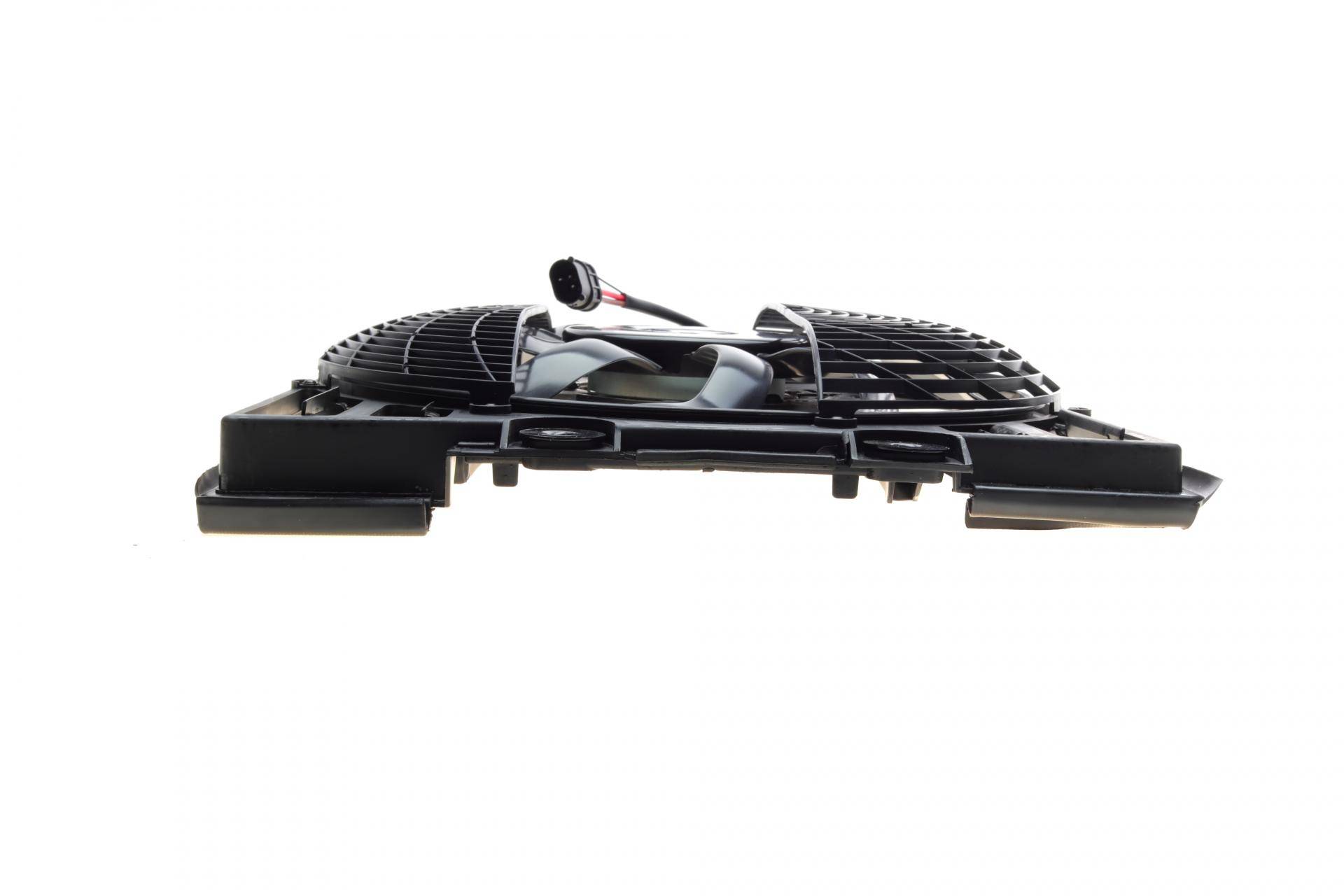 Вентилятор охолодження двигуна BMW 5 (E39) 2.0-4.9 95-04 M51/M52/M54/M62/S62 (з дифузором)