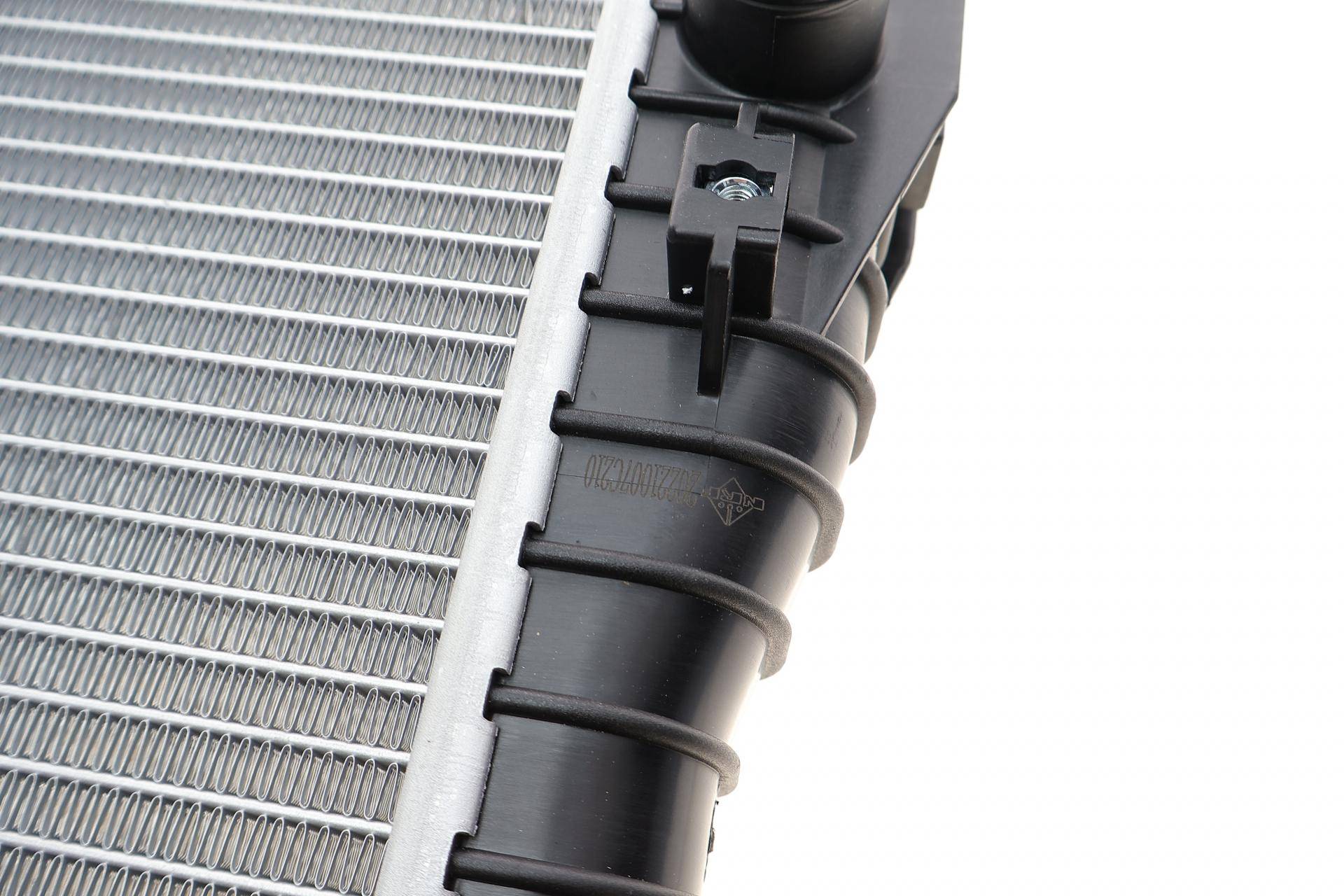 Радіатор охолодження Chevrolet Captiva/Opel Antara A 2.0D 06-