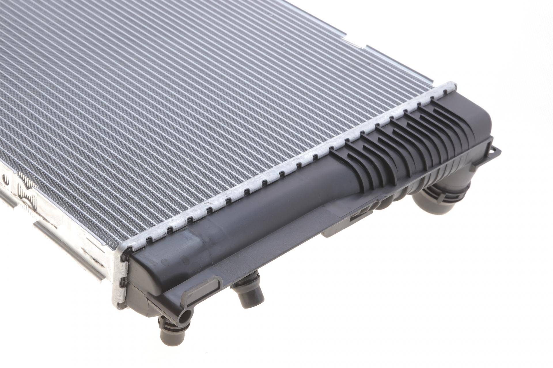 Радіатор охолодження BMW 5 (10/F11) 2.0 11-17 N20