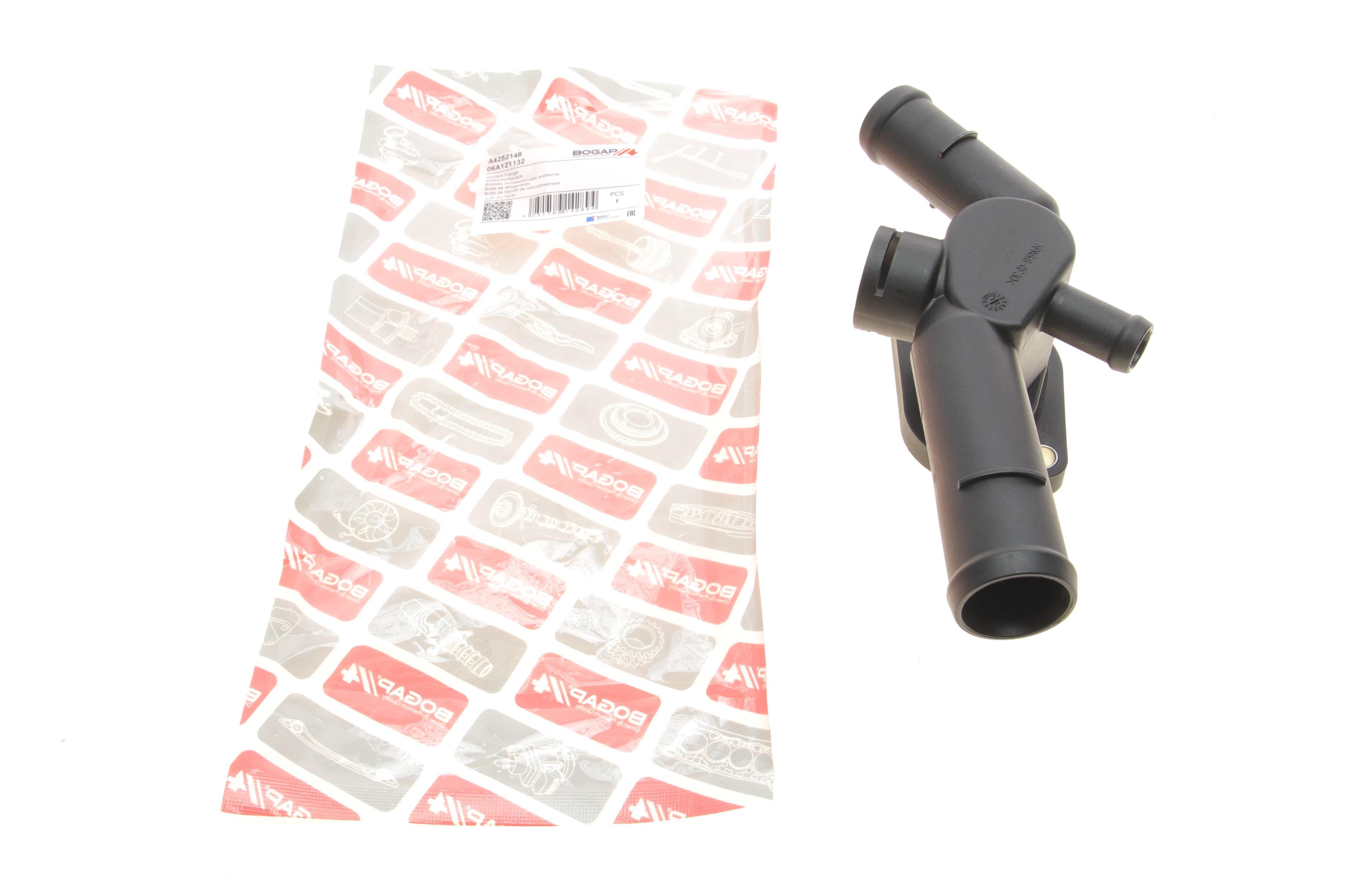 Фланець системи охолодження VW T5 2.0i 03-