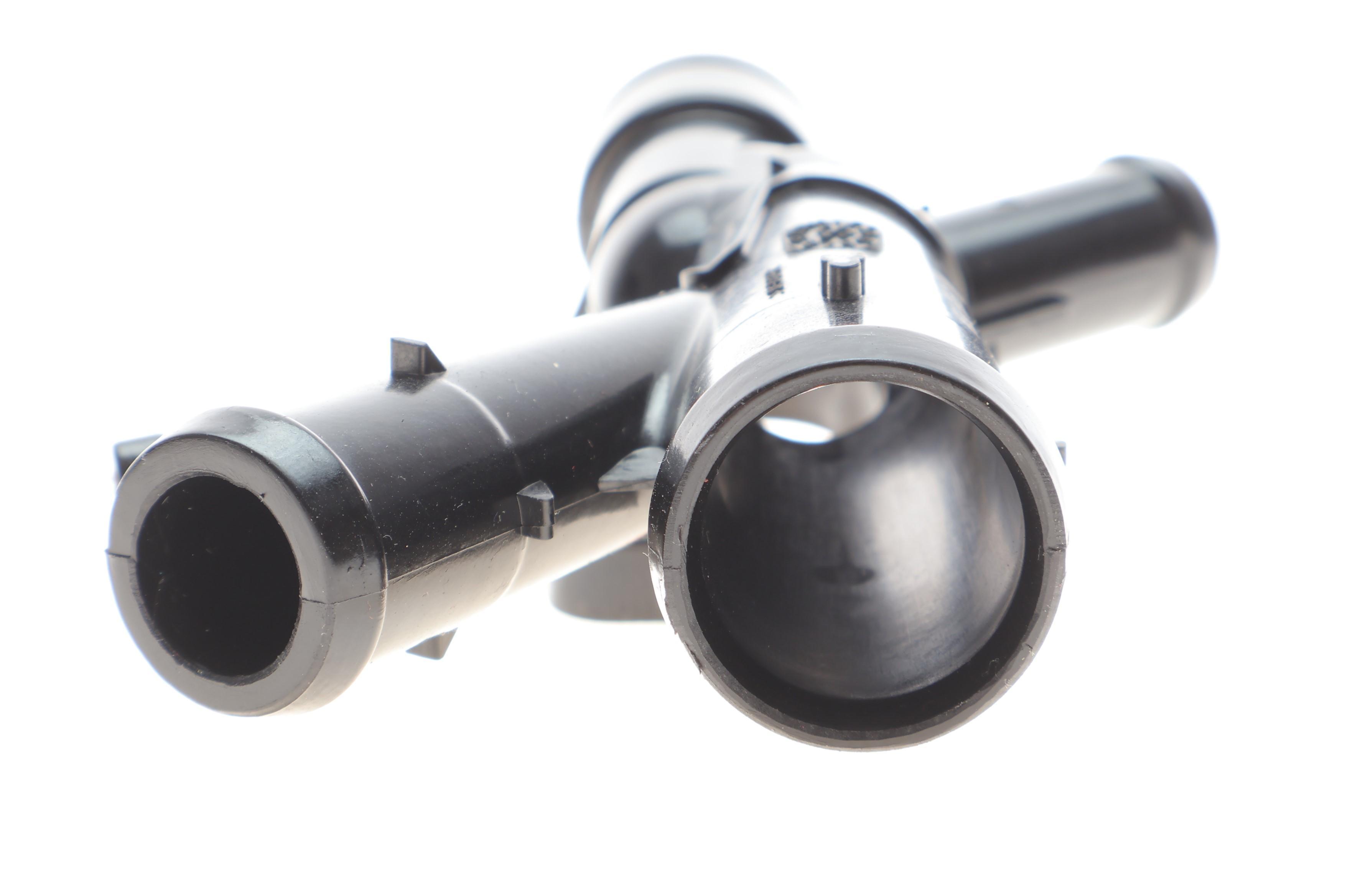 Фланець системи охолодження VW Caddy/Golf/Passat 05-