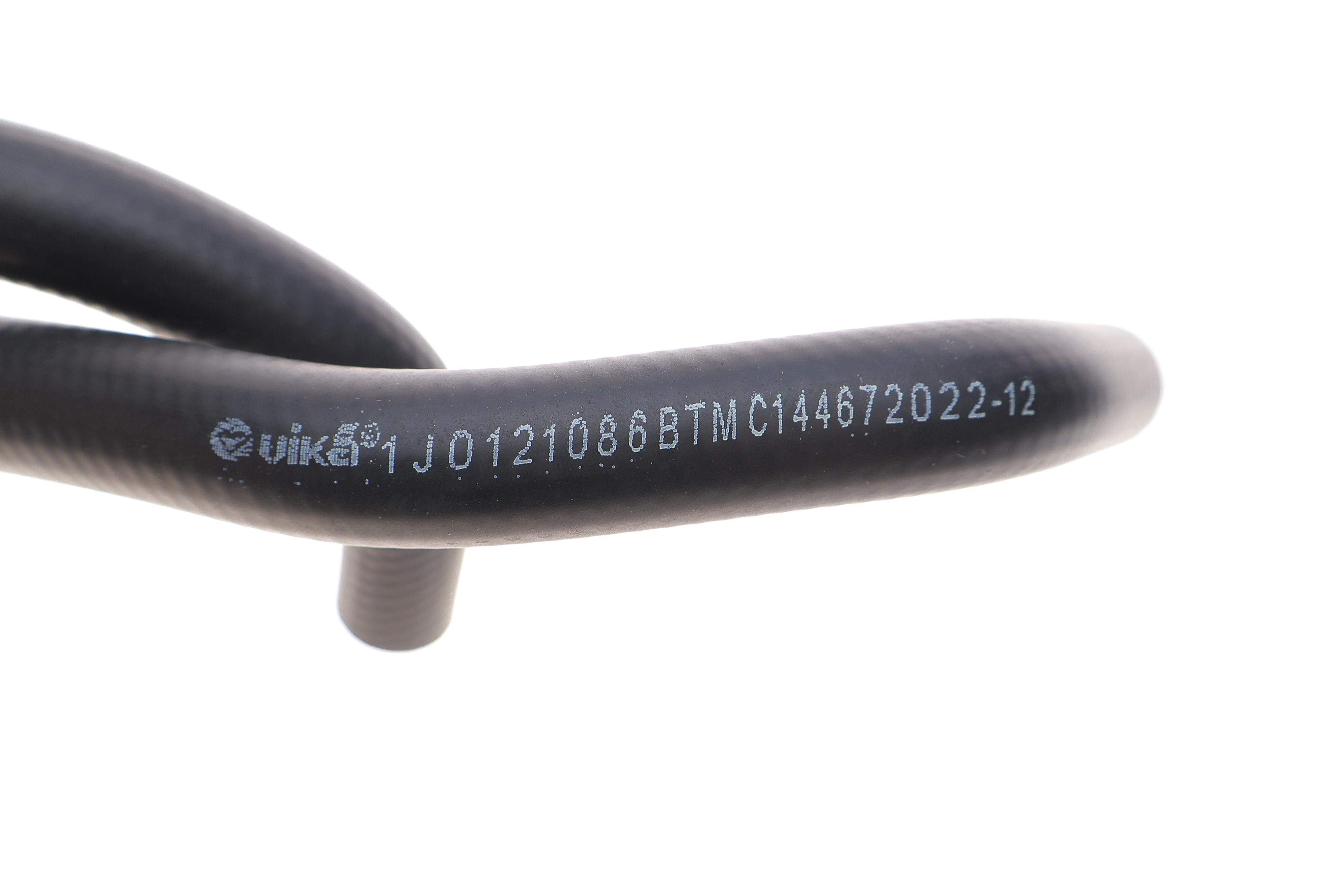 Патрубок радіатора Skoda Octavia/VW Golf IV 1.6/1.8 97-10