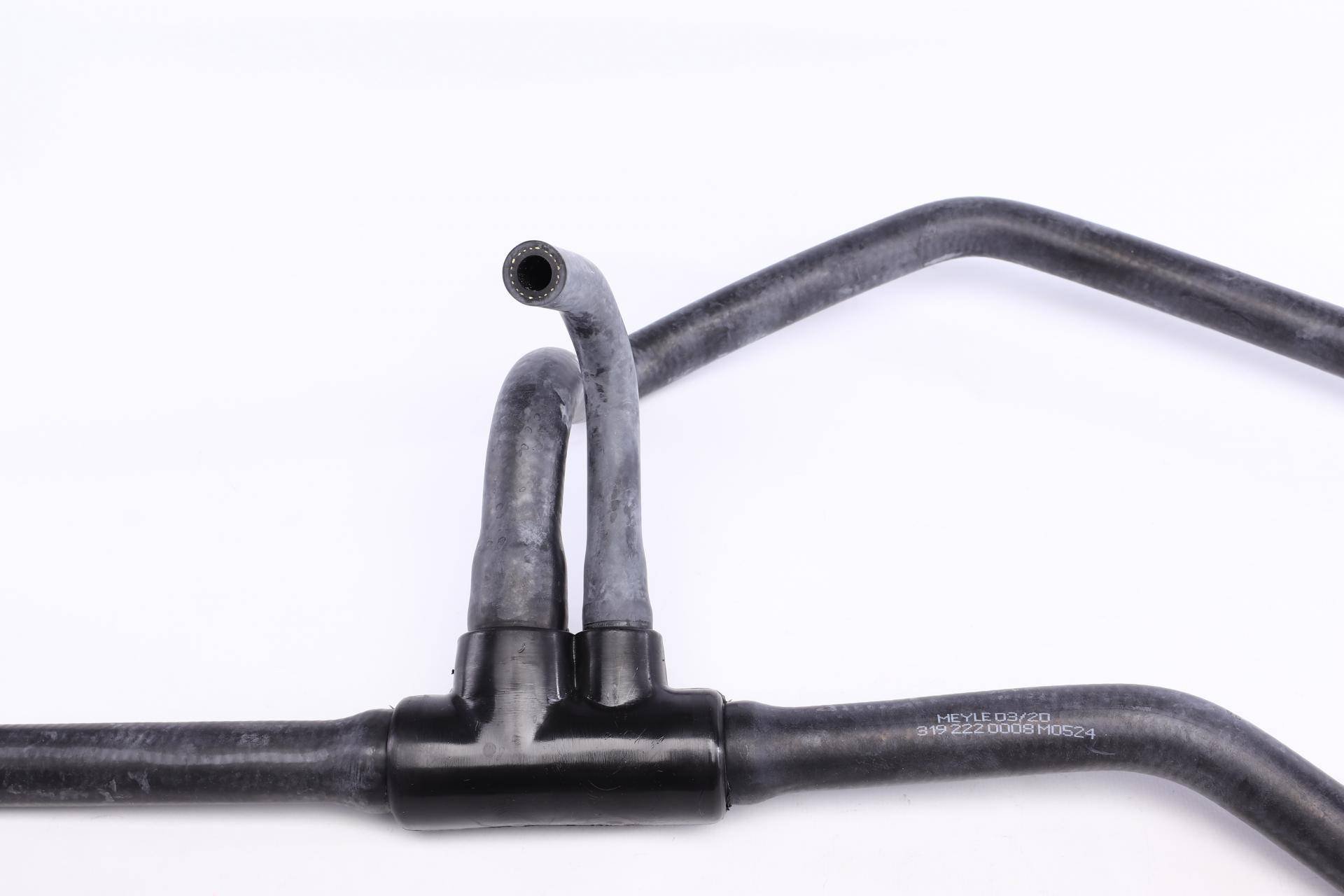 Патрубок радіатора (нижній) BMW 3 (E36) 2.0/2.5 90-99