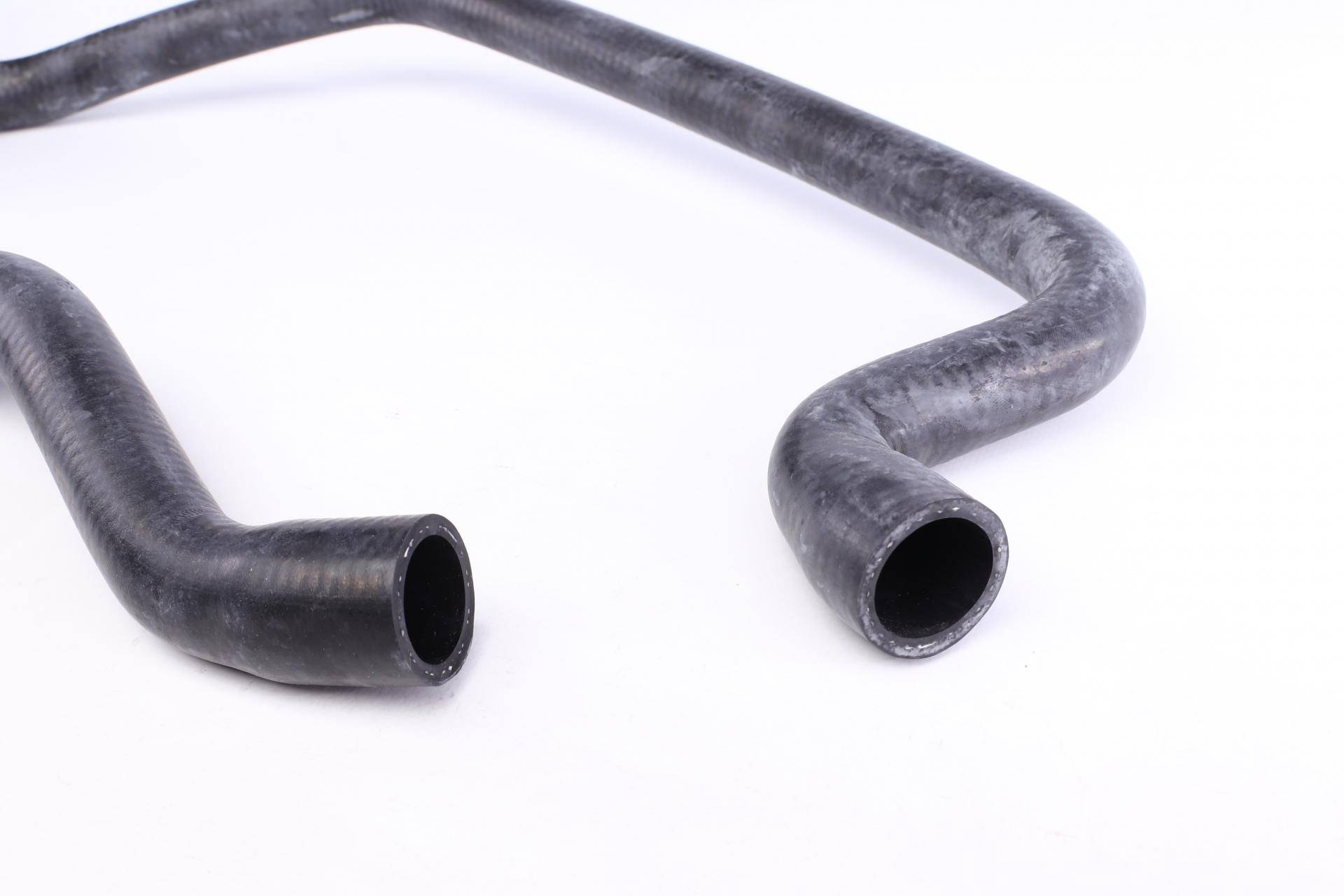 Патрубок радіатора (нижній) BMW 3 (E36) 2.0/2.5 90-99