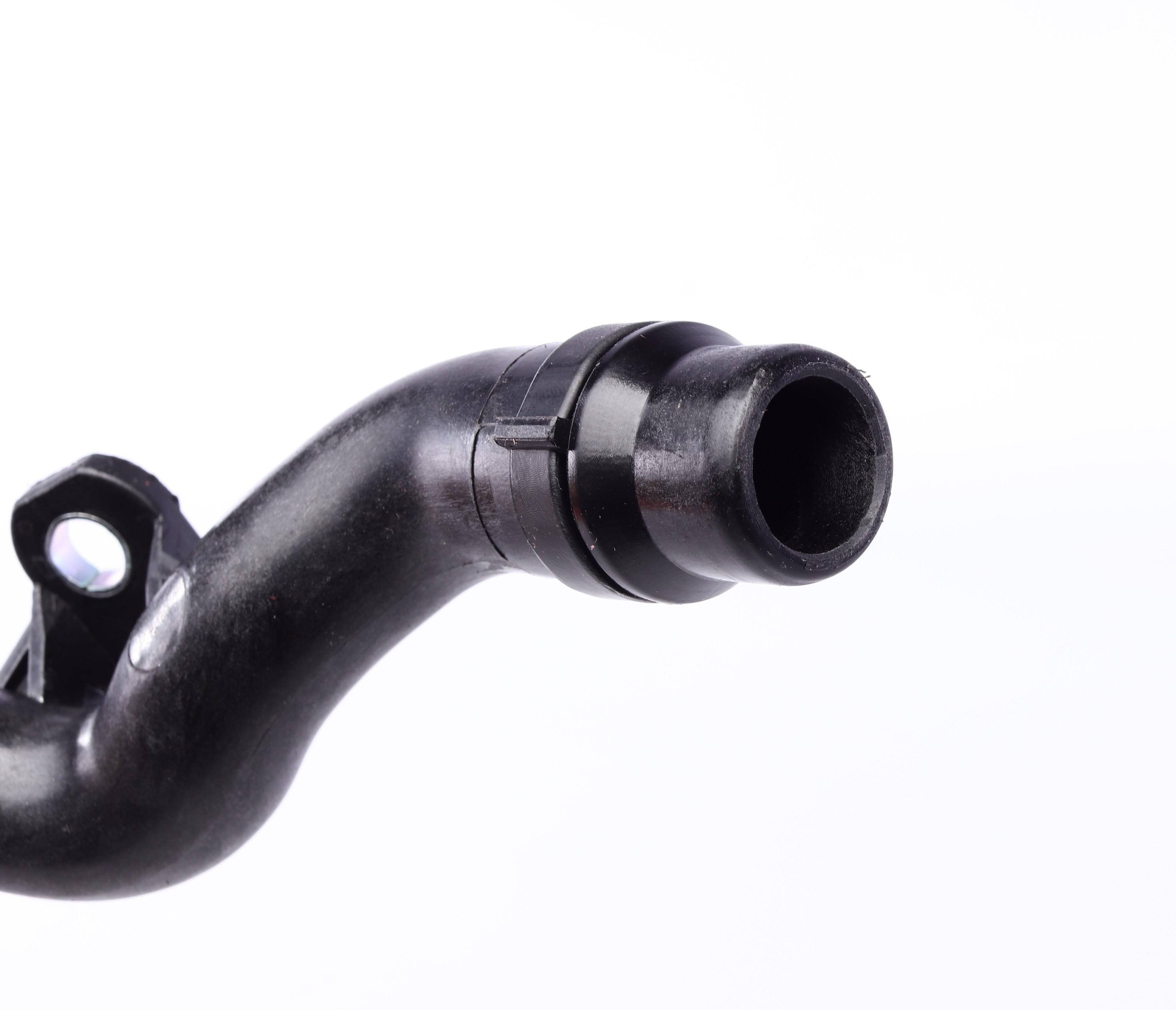 Патрубок системи охолодження BMW 3 (E46)/5 (E39)/7 (E38)/X3 (E83)/X5 (E53) 2.0-3.0 95-07