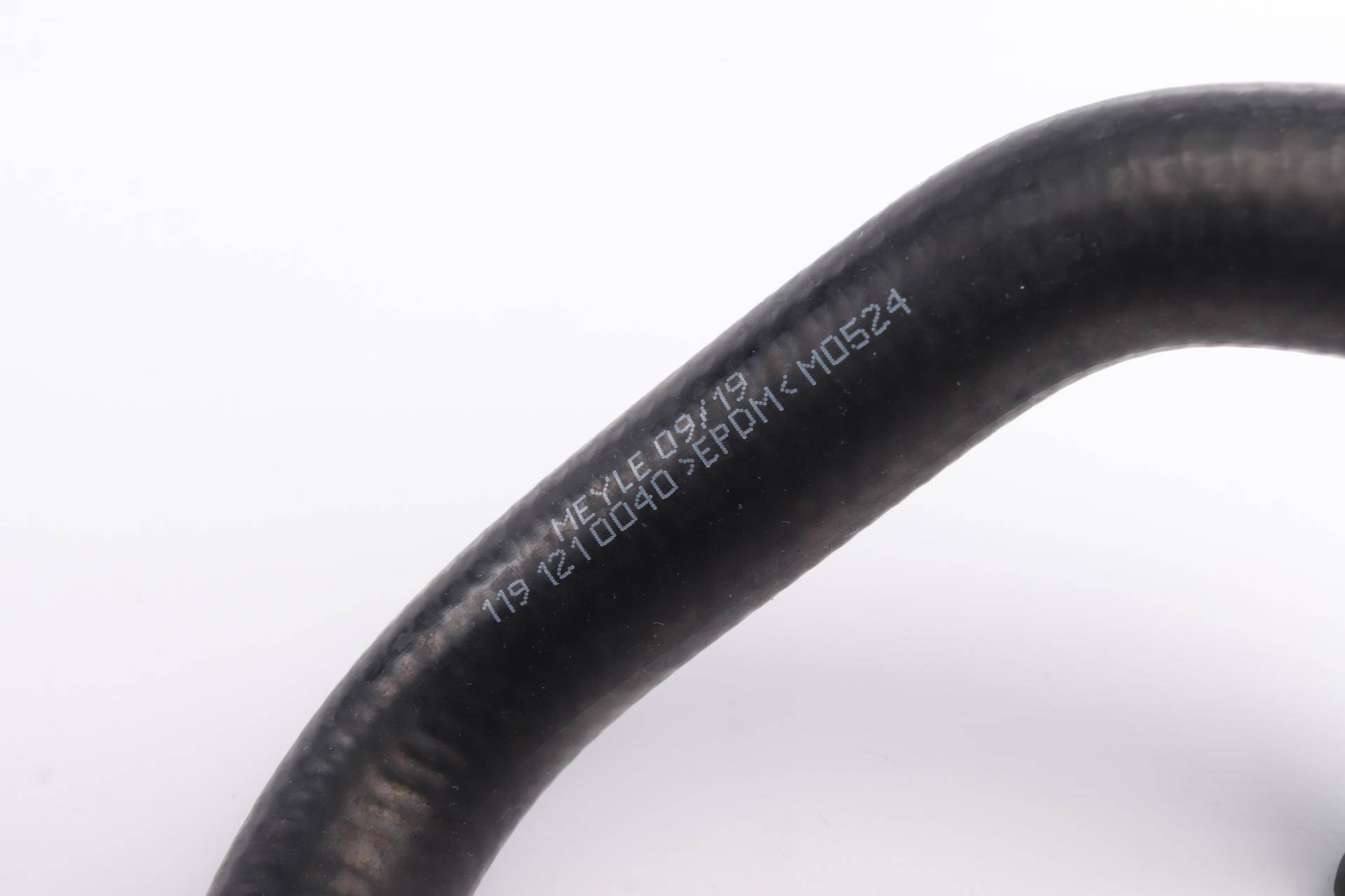 Патрубок радіатора (верхній) VW Caddy/Golf/Passat 1.8 82-93