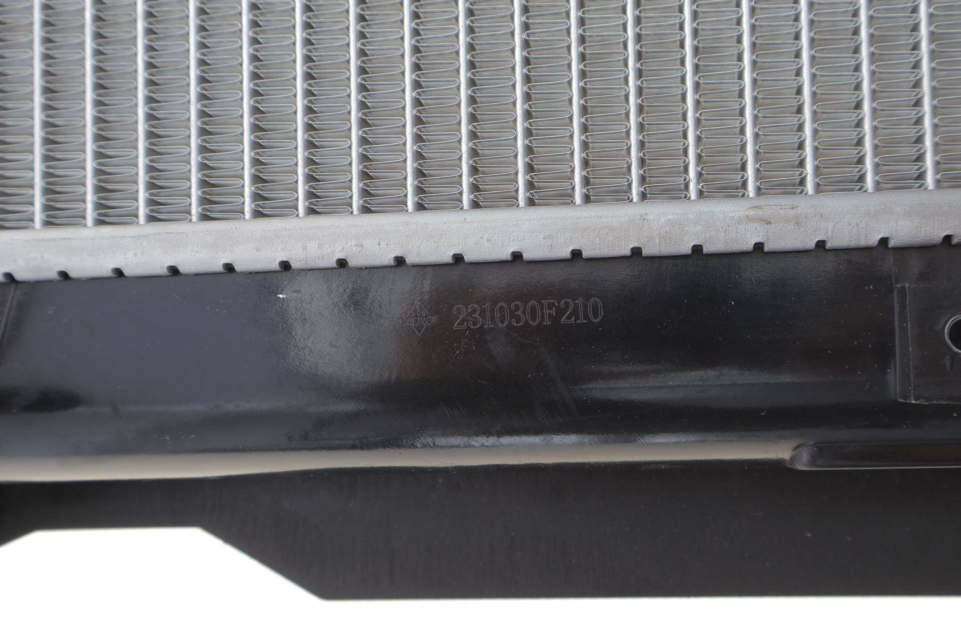 Радіатор охолодження Toyota Avensis 2.0/2.4 03-08 (АКПП)