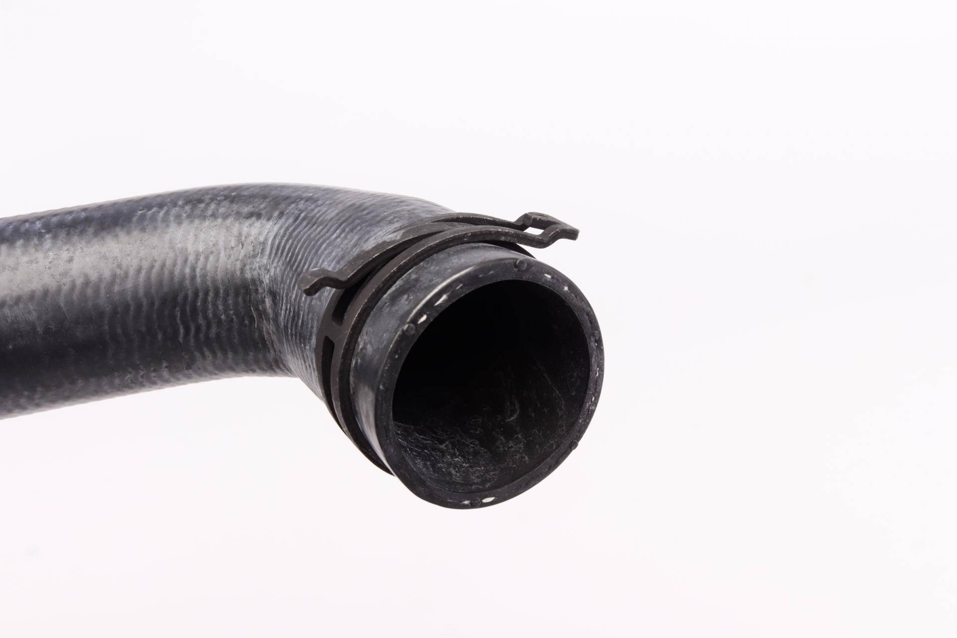 Патрубок системи охолодження MB M-class (W164) 3.5 05-11 (зверху)