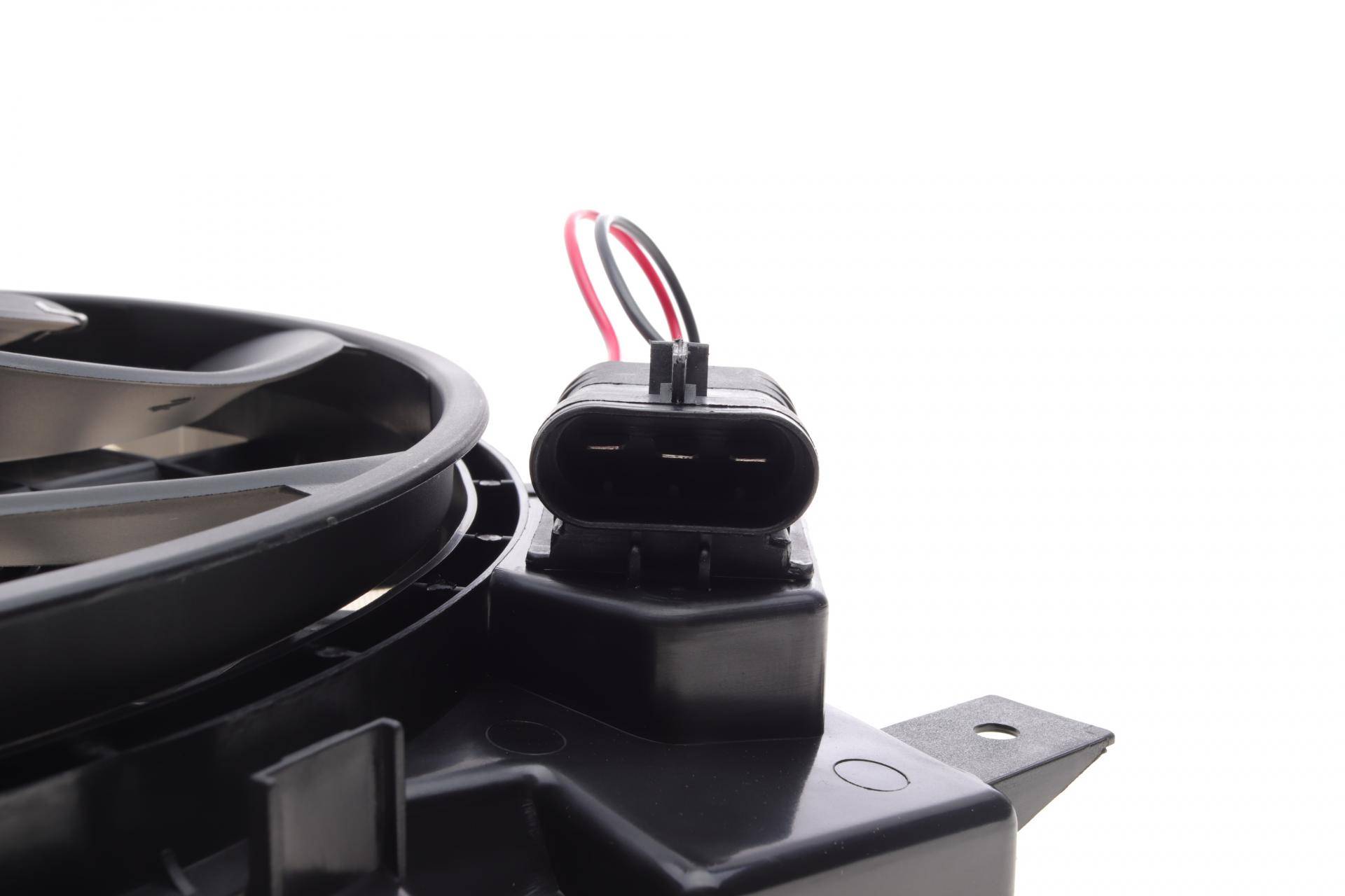 Вентилятор охолодження двигуна Opel Astra/Zafira 1.3-2.2 04- (з дифузором)