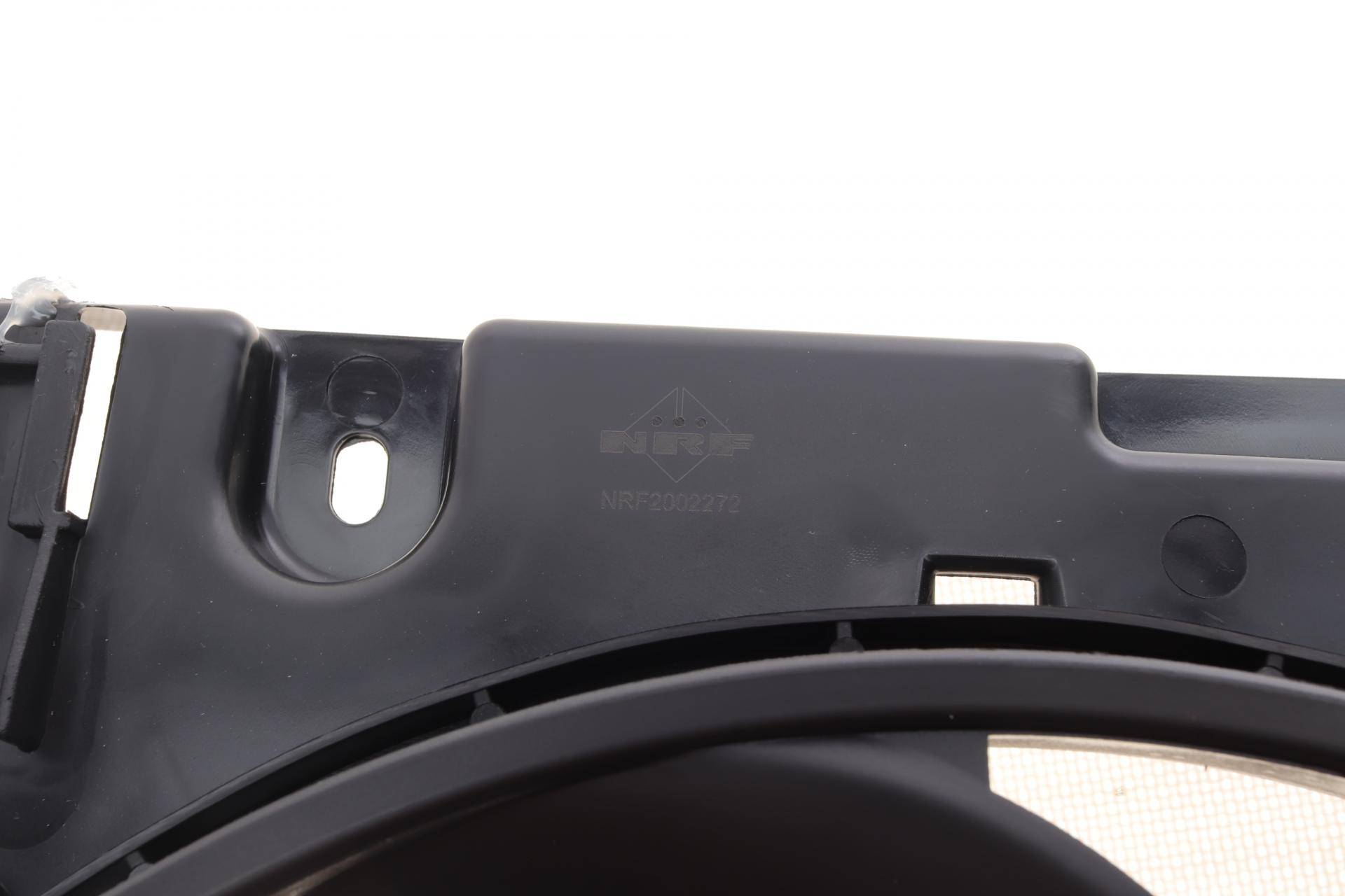 Вентилятор охолодження двигуна Opel Astra/Zafira 1.3-2.2 04- (з дифузором)