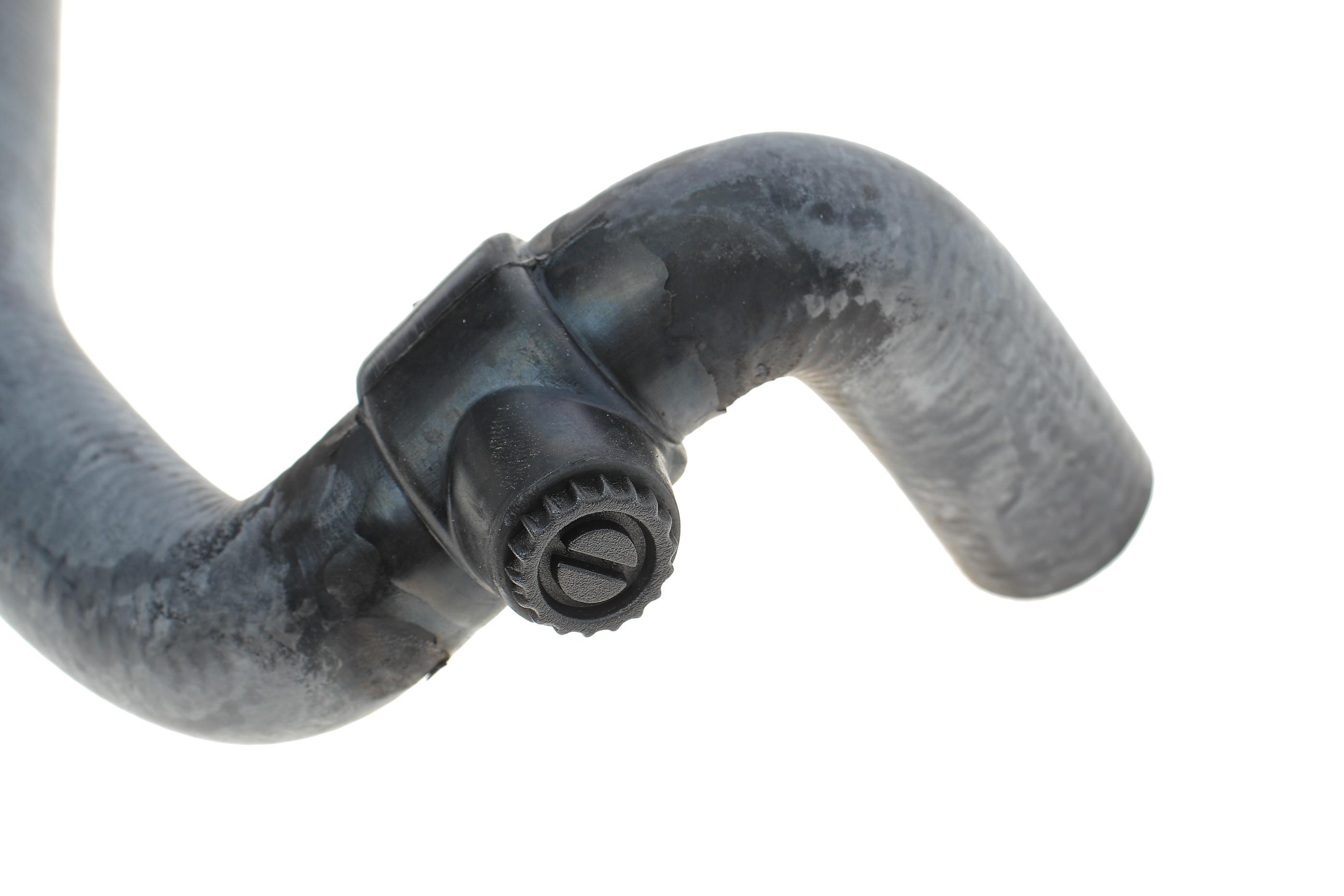 Патрубок системи охолодження Renault Trafic/Opel Vivaro 1.9dCI 01-