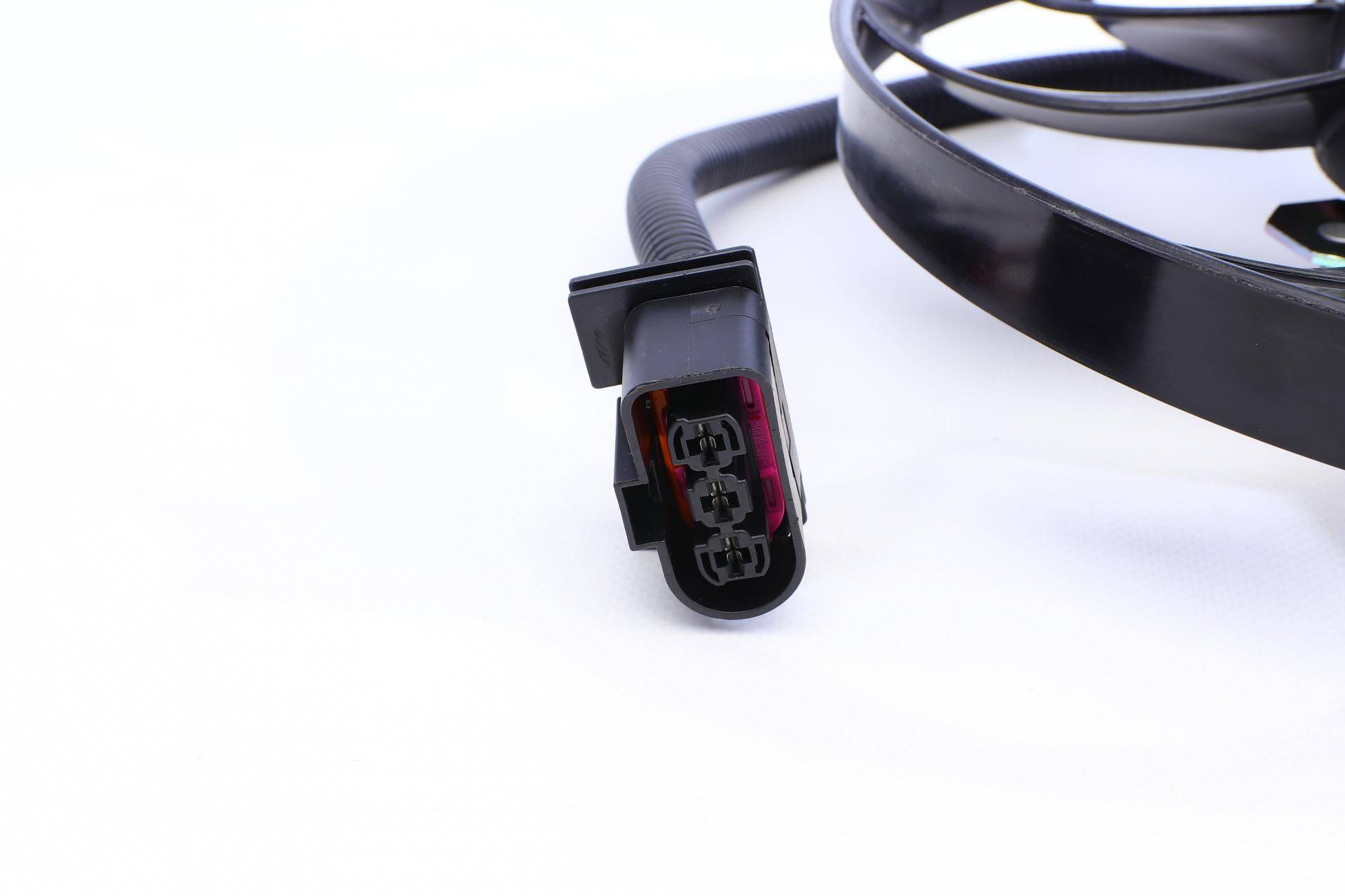 Вентилятор охолодження двигуна Audi A3/TT/Skoda Fabia/Octavia/VW Bora/Golf/Polo 1.0-2.3 96-