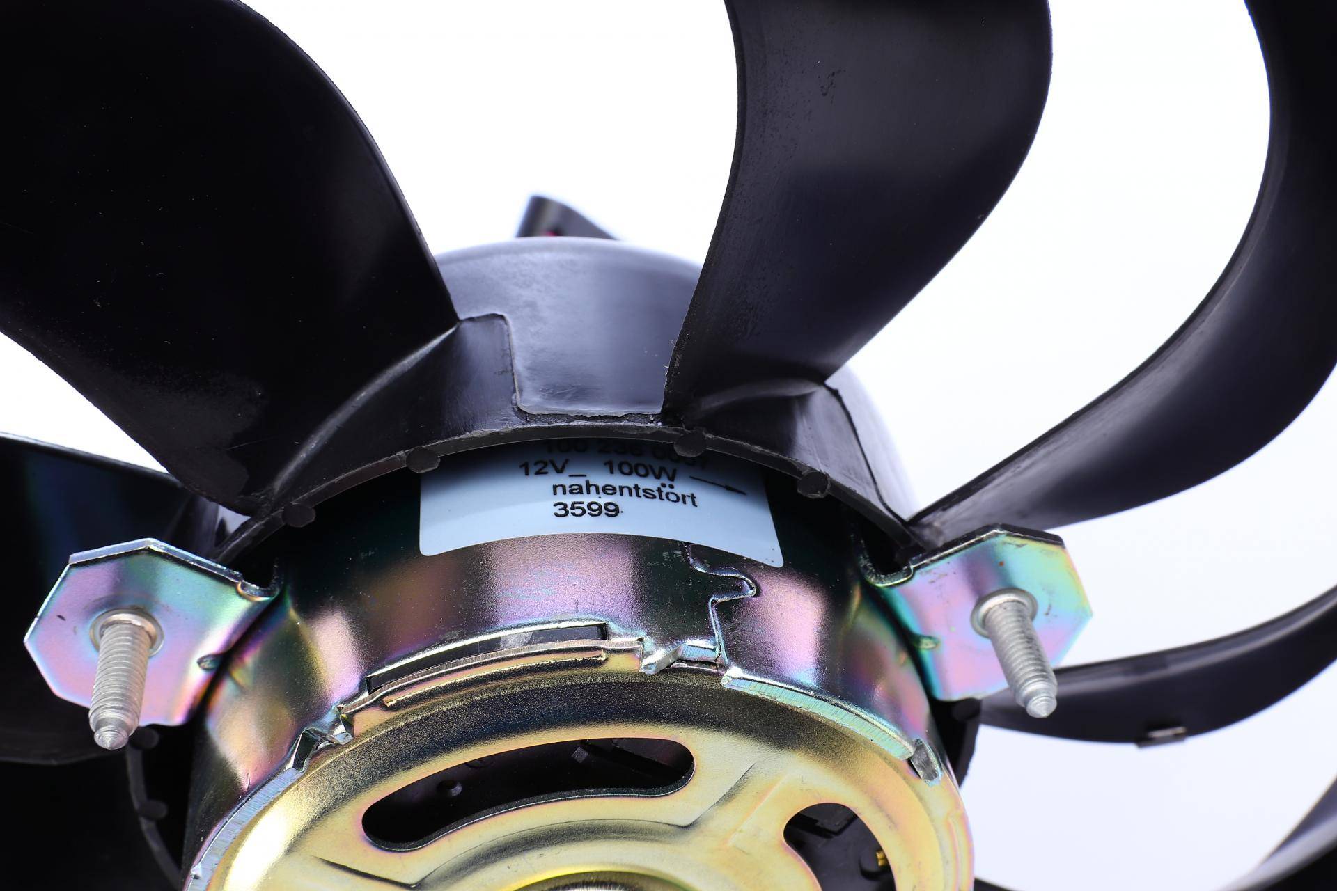 Вентилятор охолодження двигуна Audi A3/TT/Skoda Fabia/Octavia/VW Bora/Golf/Polo 1.0-2.3 96-