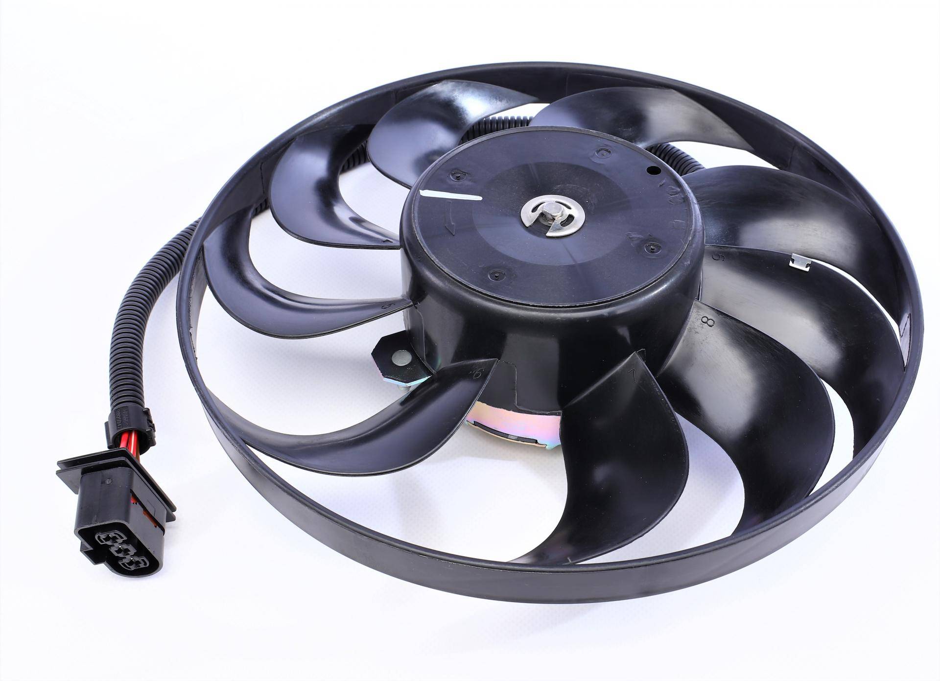 Вентилятор охолодження двигуна Audi A3/TT/Skoda Fabia/Octavia/VW Bora/Golf/Polo 1.0-2.3 96-