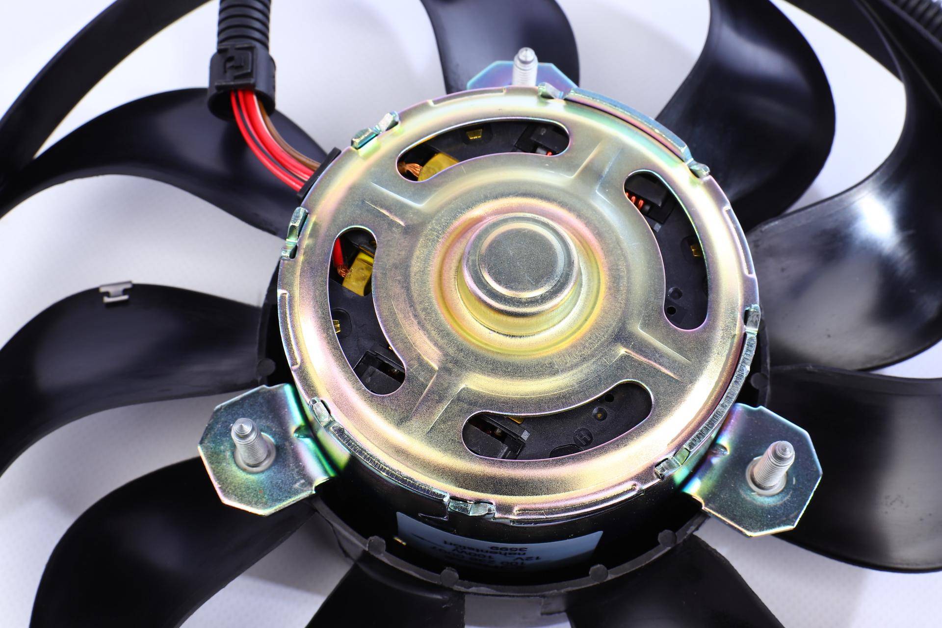 Вентилятор охолодження двигуна Audi A3/TT/Skoda Fabia/Octavia/VW Bora/Golf/Polo 1.0-2.3 96-