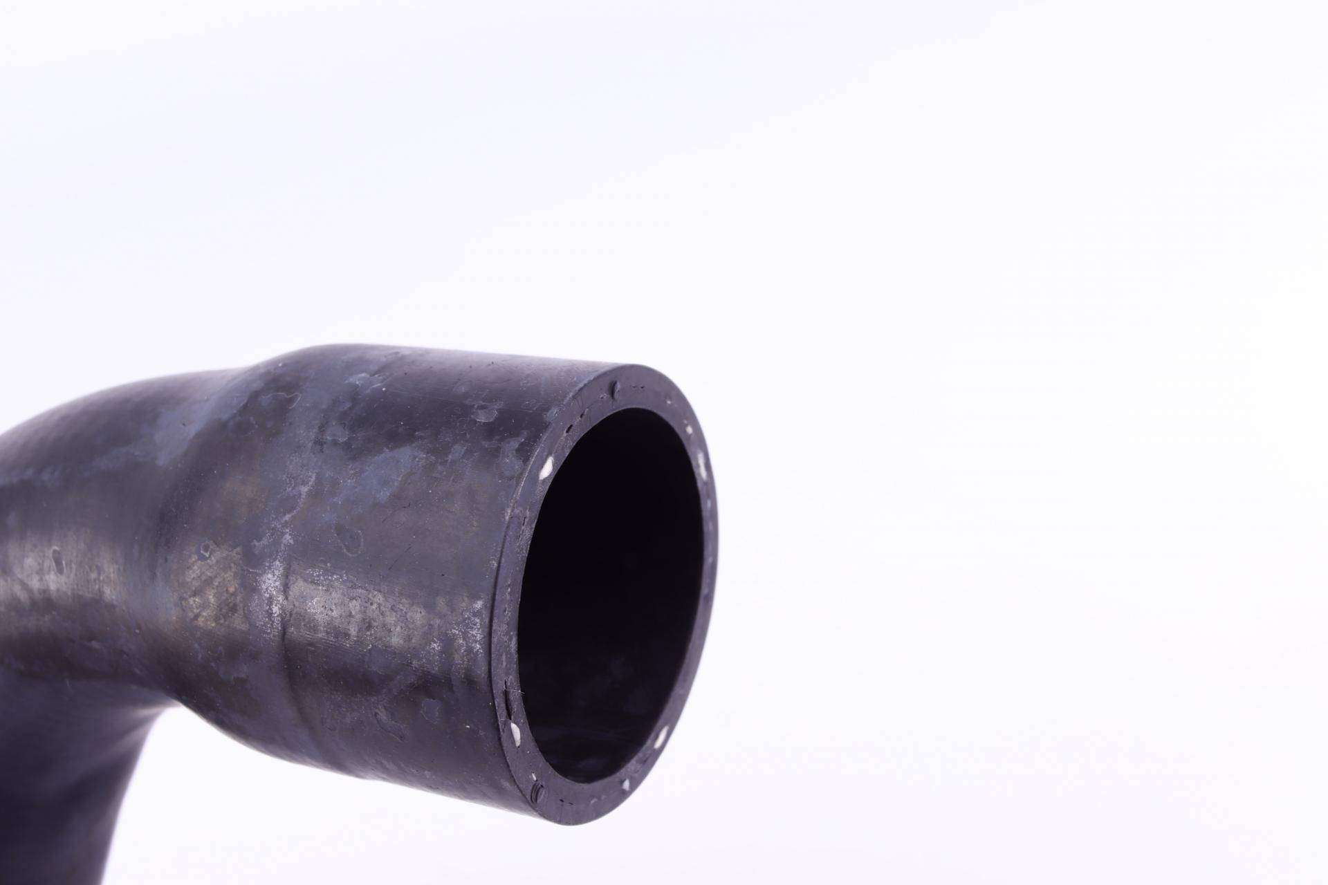 Патрубок радіатора (нижній) BMW 3 (E36) 1.6-1.8i 91-00