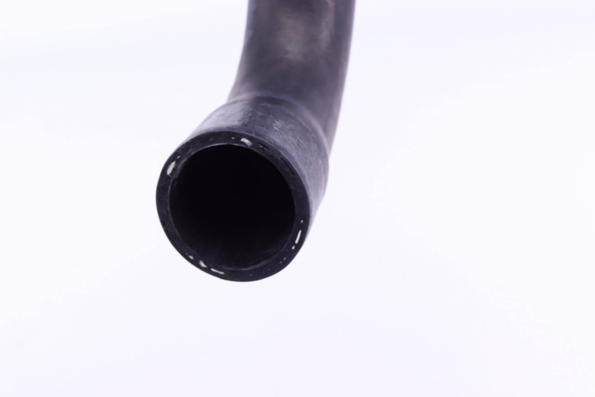 Патрубок радіатора (нижній) BMW 3 (E36) 1.6-1.8i 91-00