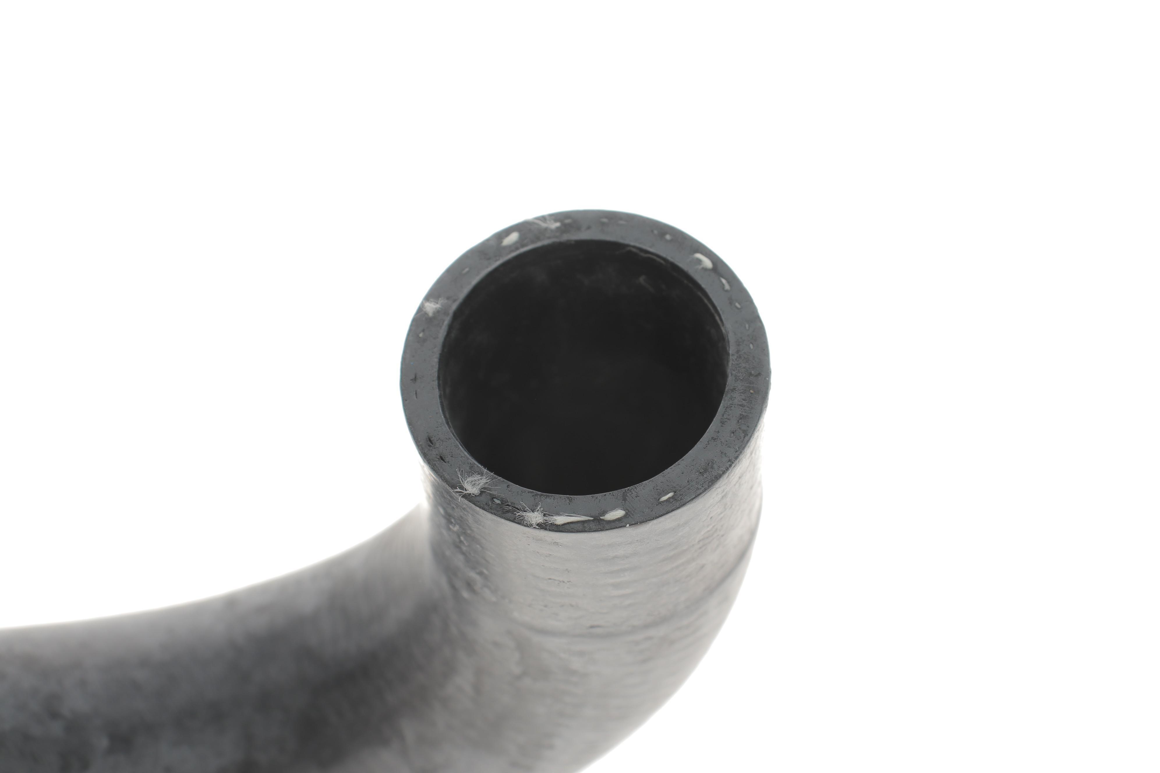 Патрубок системи охолодження VW Golf II/ Jetta II 83-91